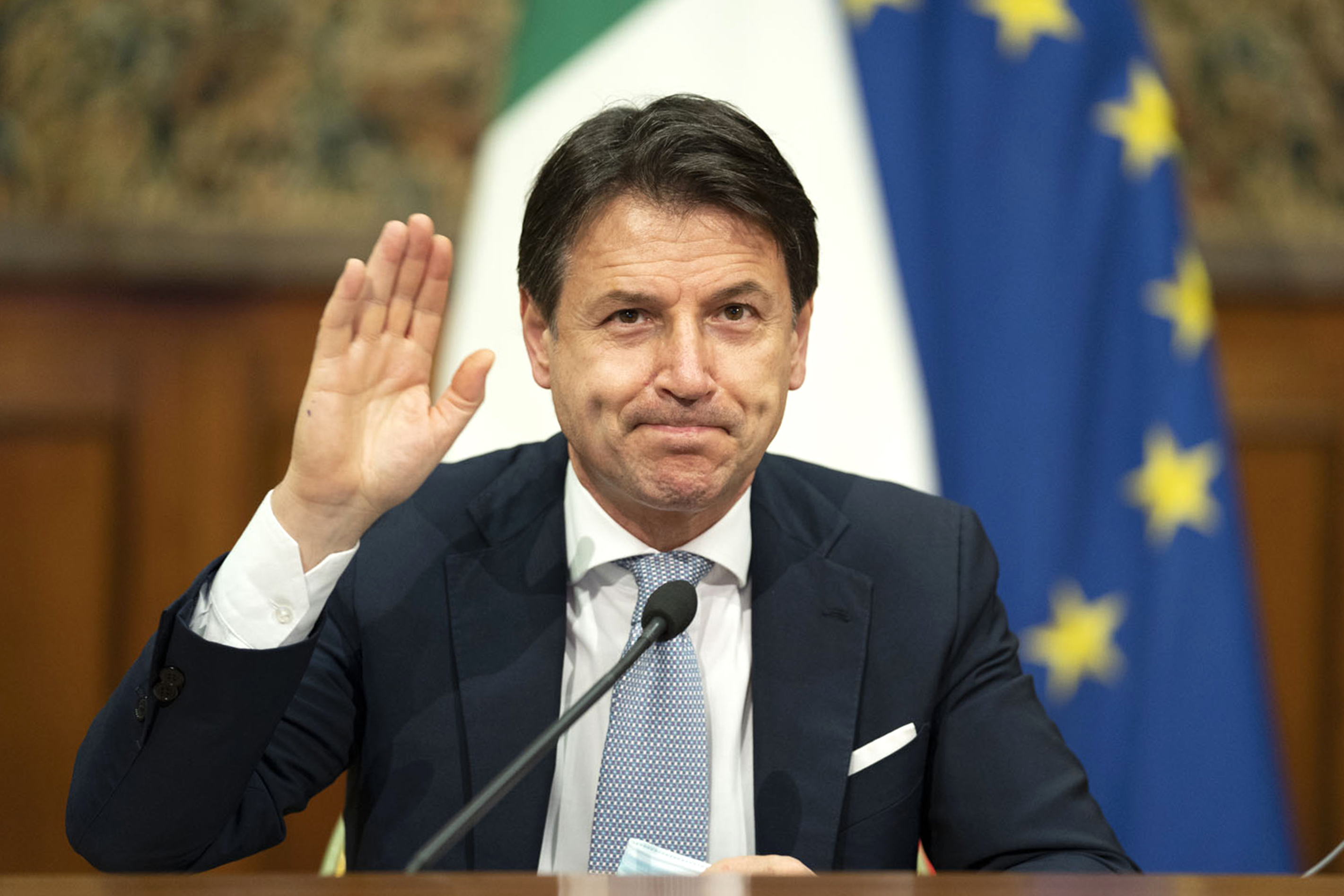 Mélyül a politikai válság Olaszországban, lemondott Giuseppe Conte