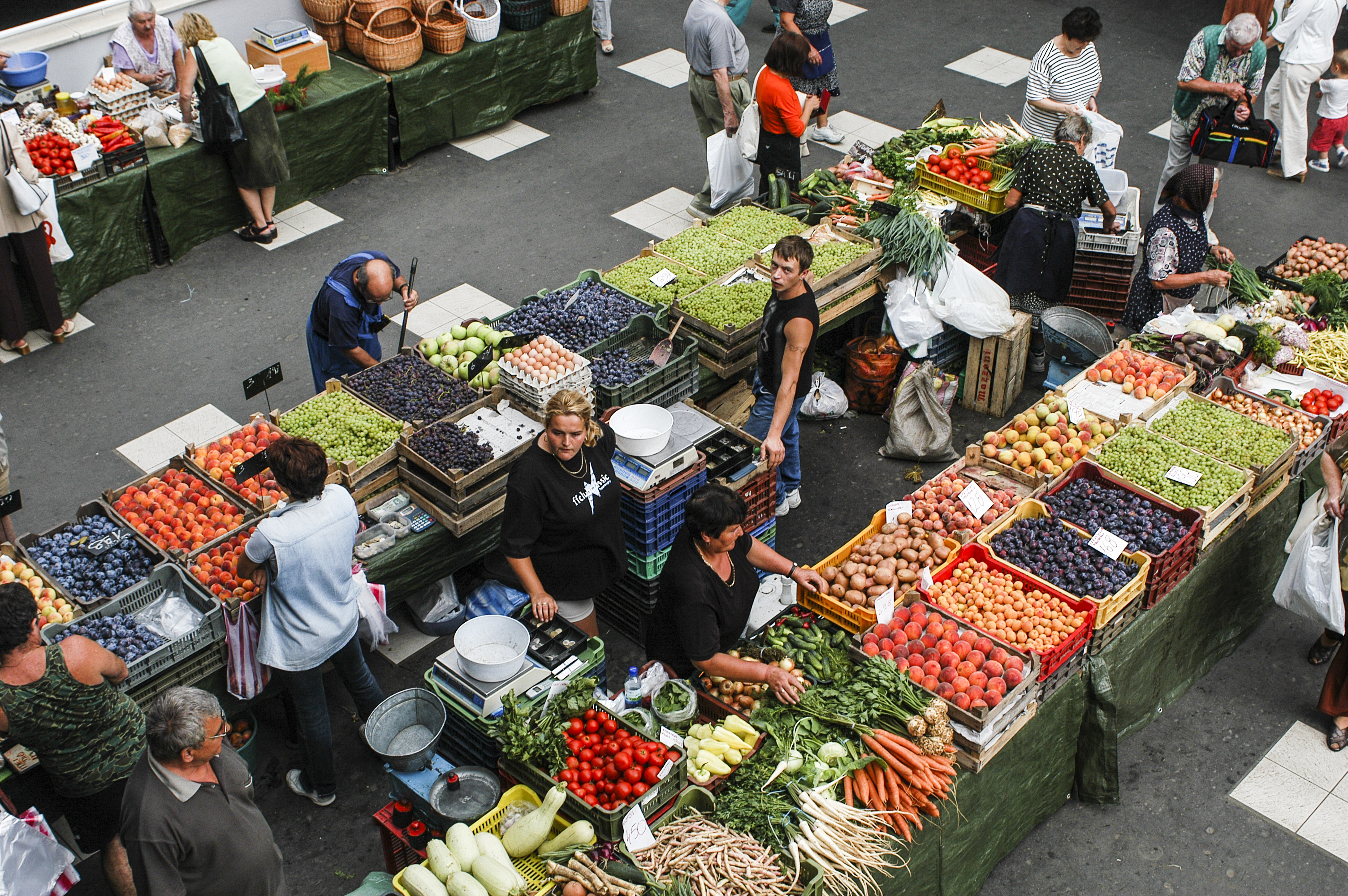 Jelentős drágulás mellett áruhiány jöhet télen Európában alapvető zöldségekből és gyümölcsökből