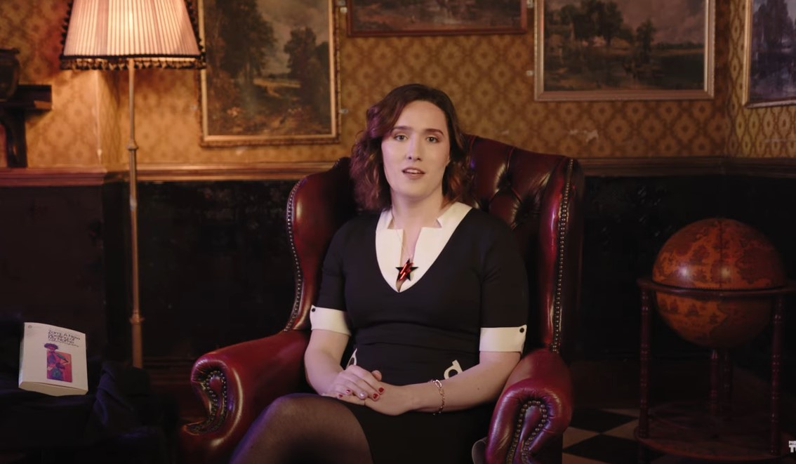A Philosophy Tube videósa a világ elé állt azzal, hogy transznemű