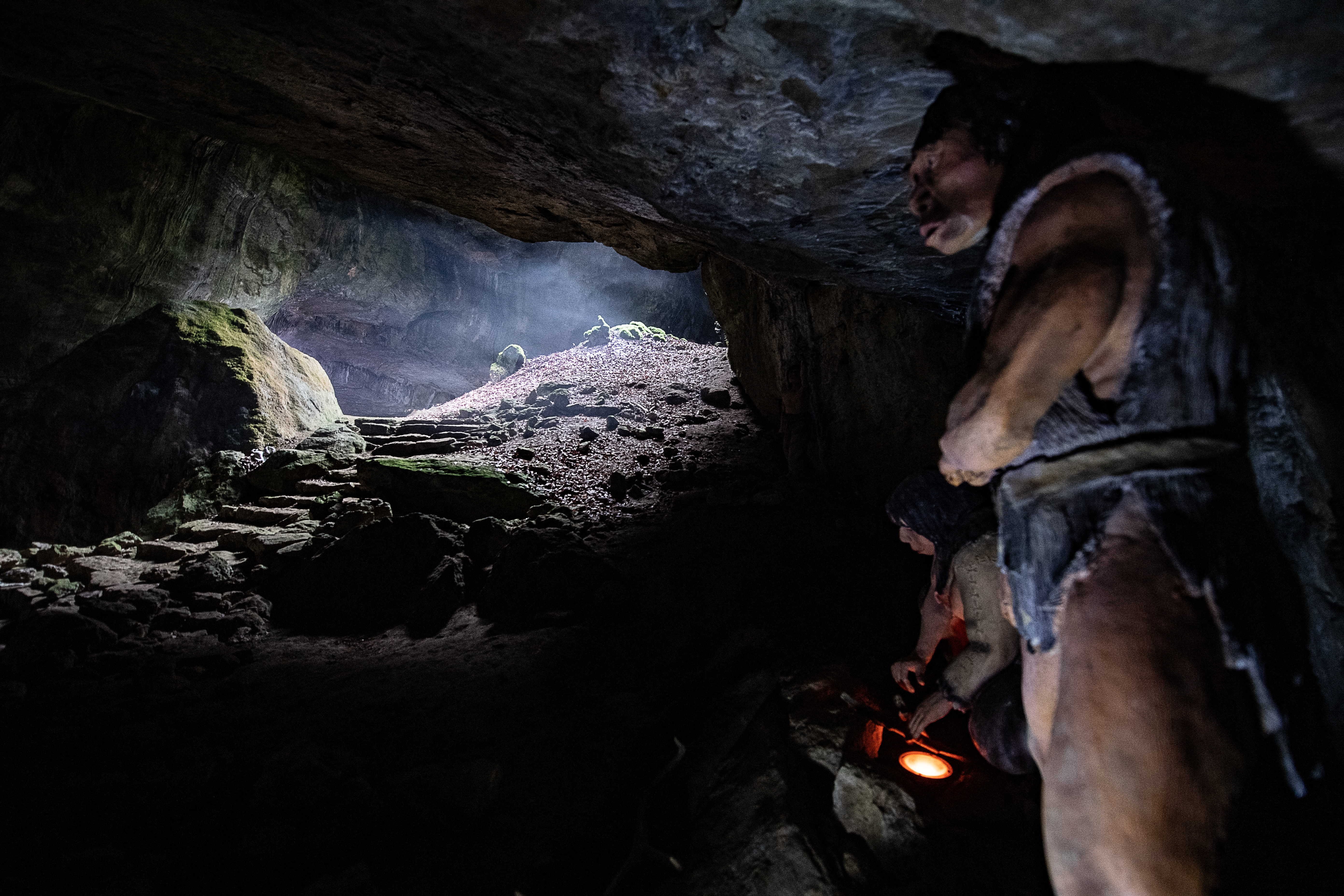Neandervölgyi figurák egy fontos német lelőhelyen, Alsó-Szászország tartományban