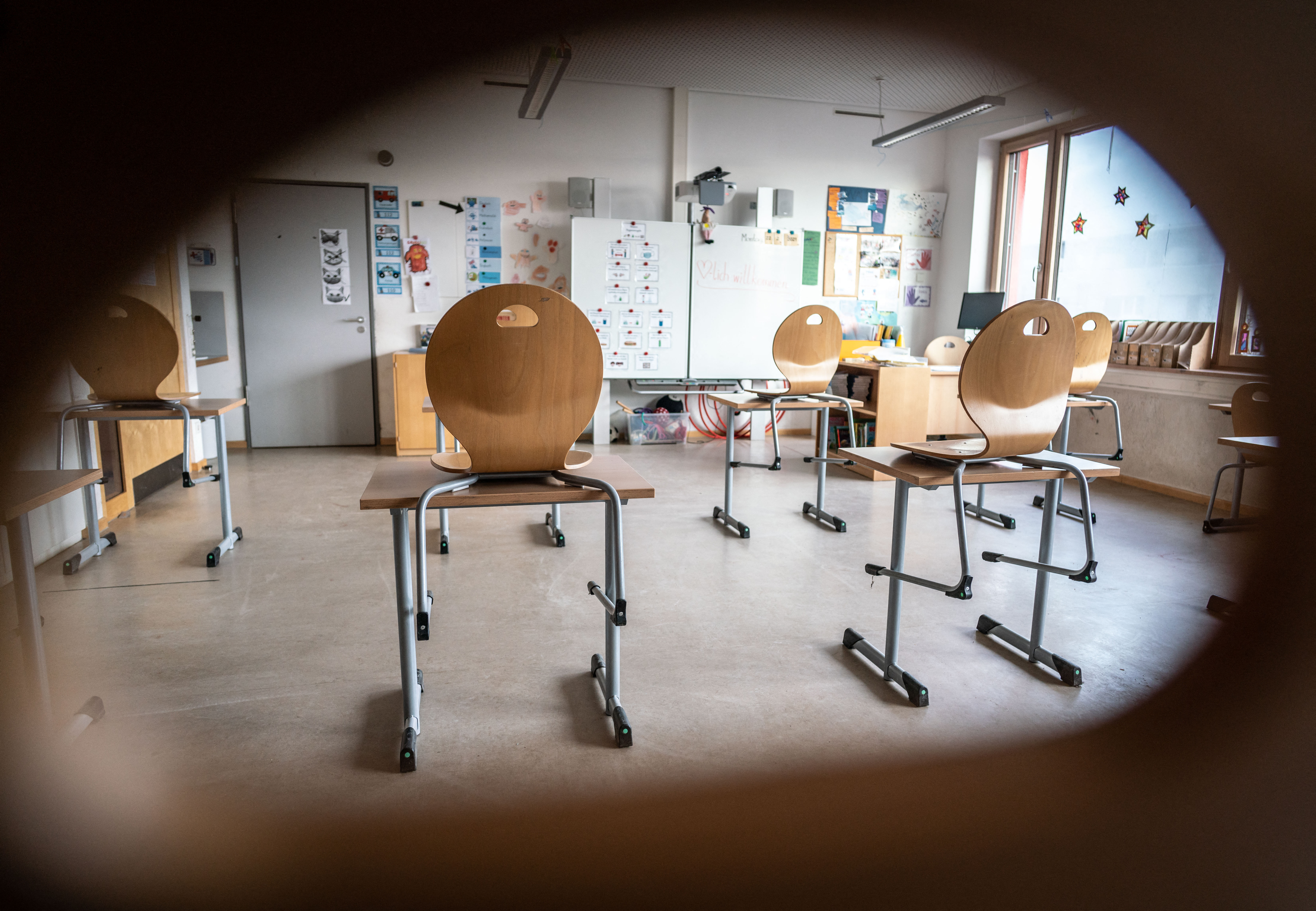 Felfüggesztett börtönt kapott egy volt tanár, akinek szexuális kapcsolata volt egy általános iskolással