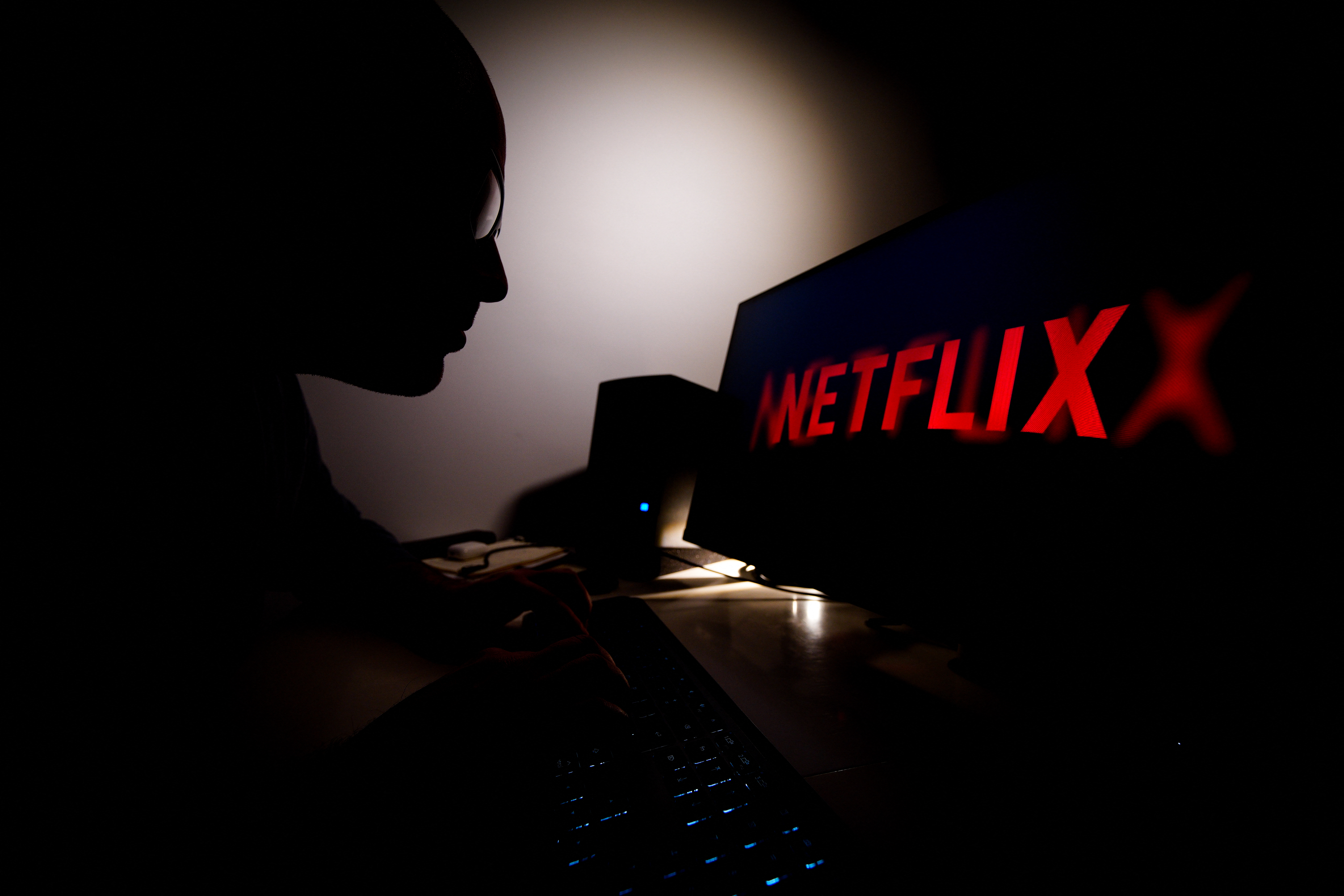 Történelmit zuhantak a Netflix részvényei
