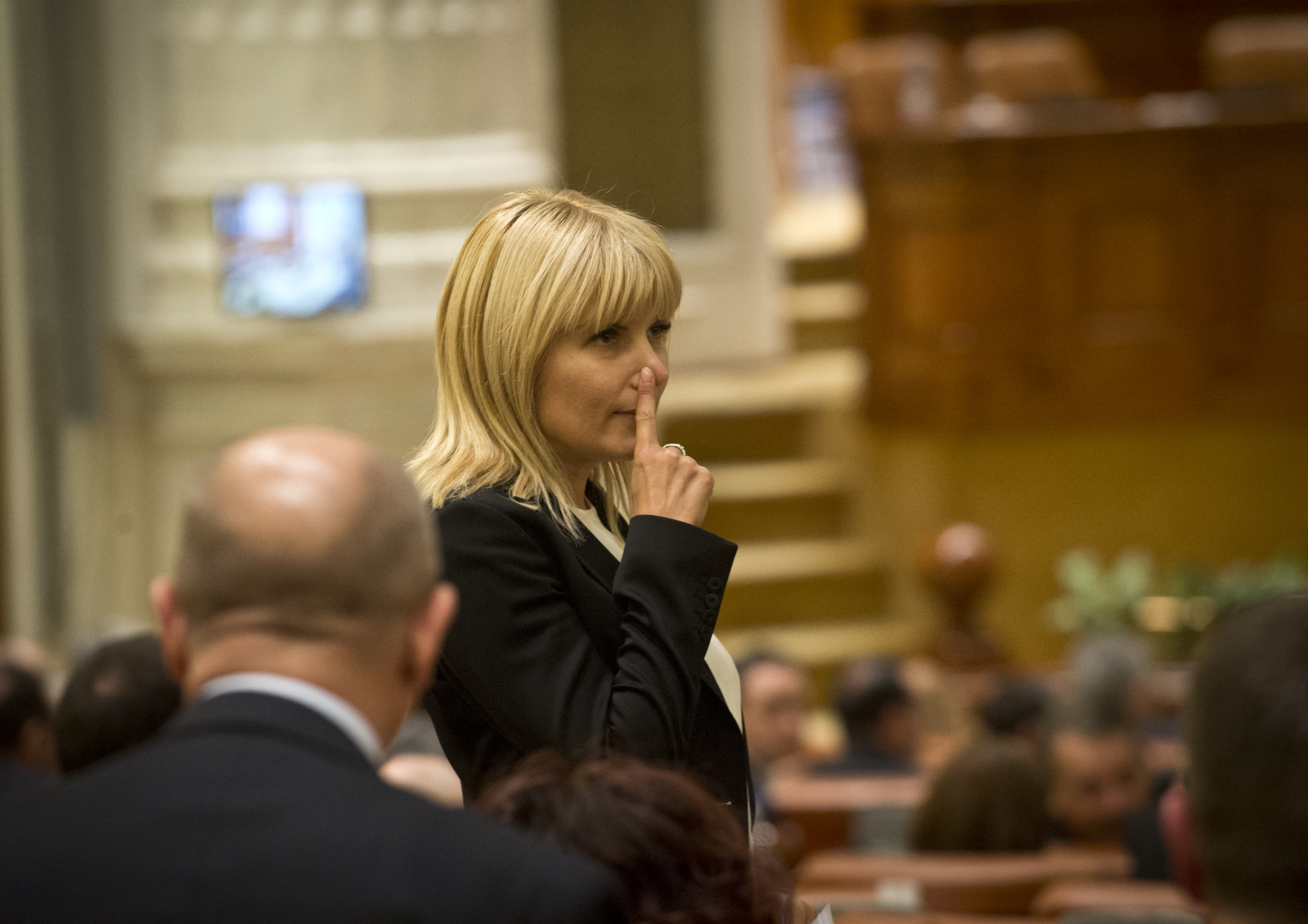Első fokon börtönbüntetésre ítélték a volt román elnök lányát