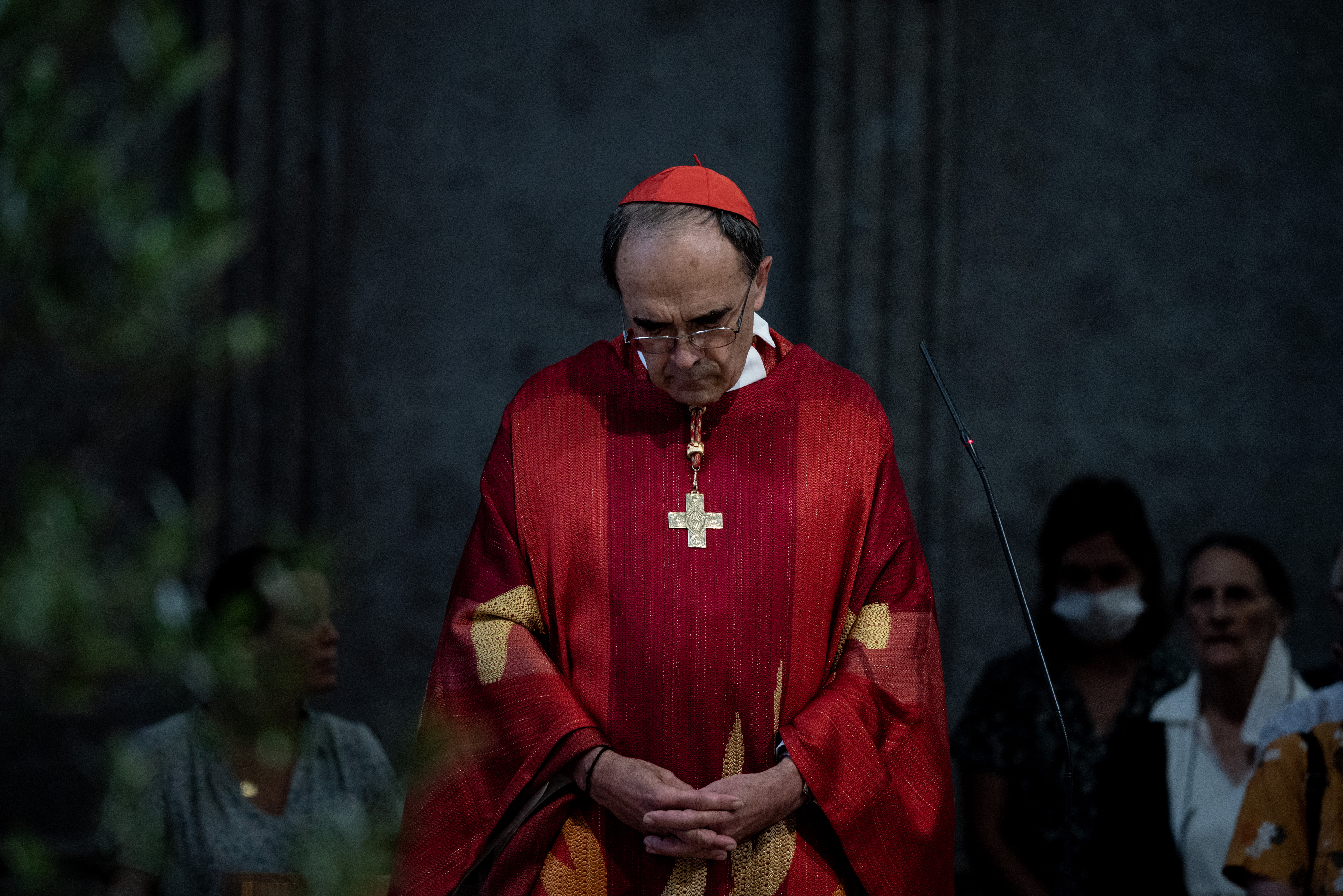 Akár tízezer áldozata is lehetett a gyerekmolesztáló papoknak Franciaországban