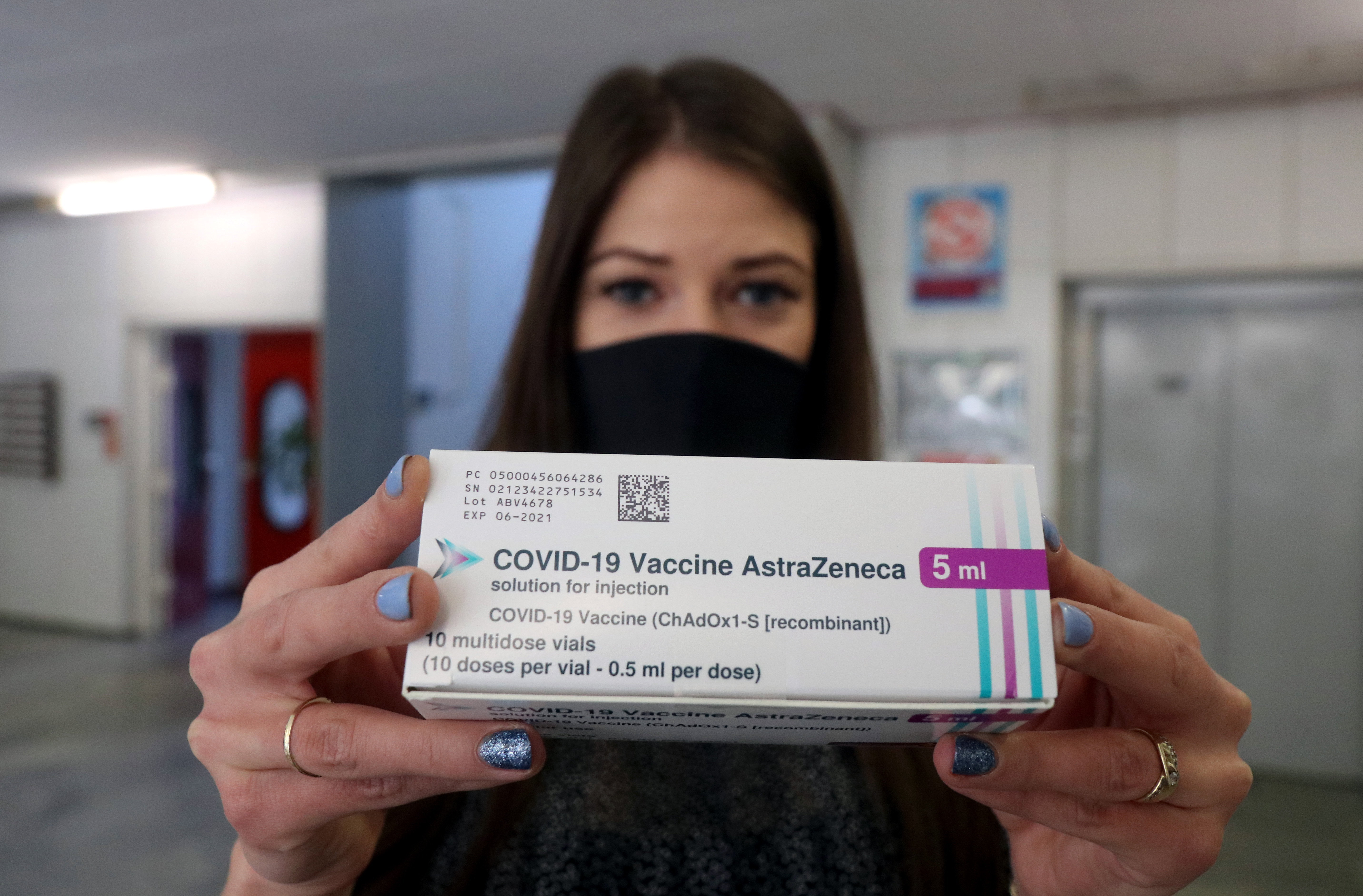 Négymilliárd dolláros bevételt hozott a koronavírus elleni oltás az AstraZenecának