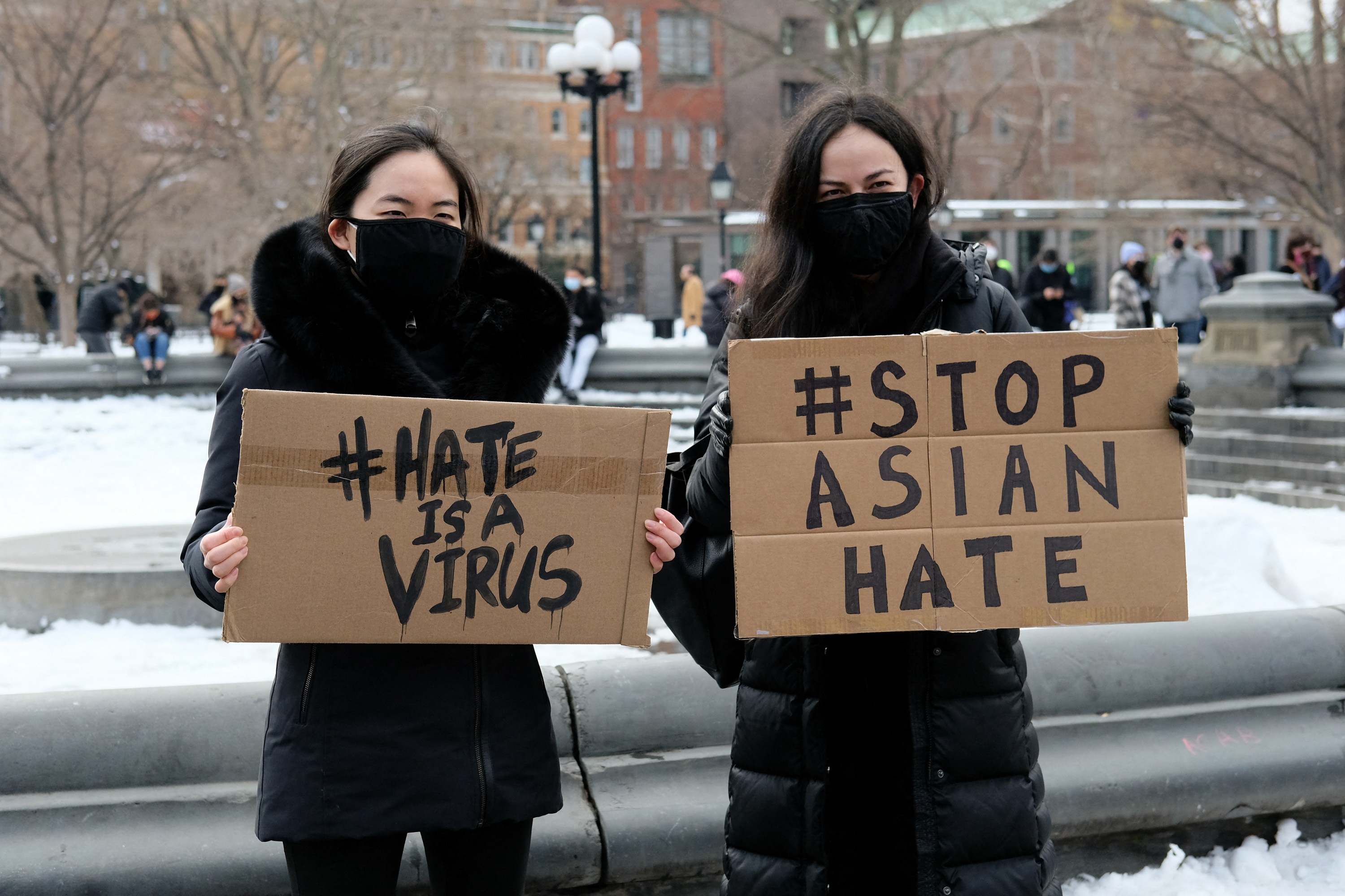 Transzparens egy New York-i tüntetésen