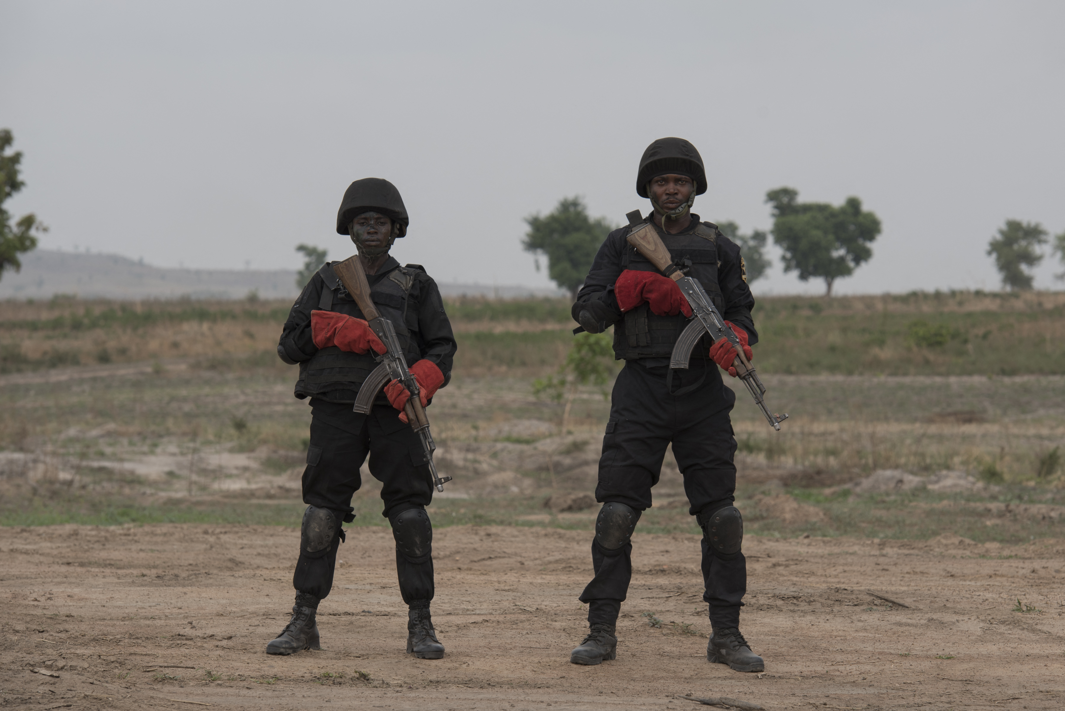 Nigériában bárkit lelőhetnek, aki engedély nélkül tart AK-47-es gépkarabélyt