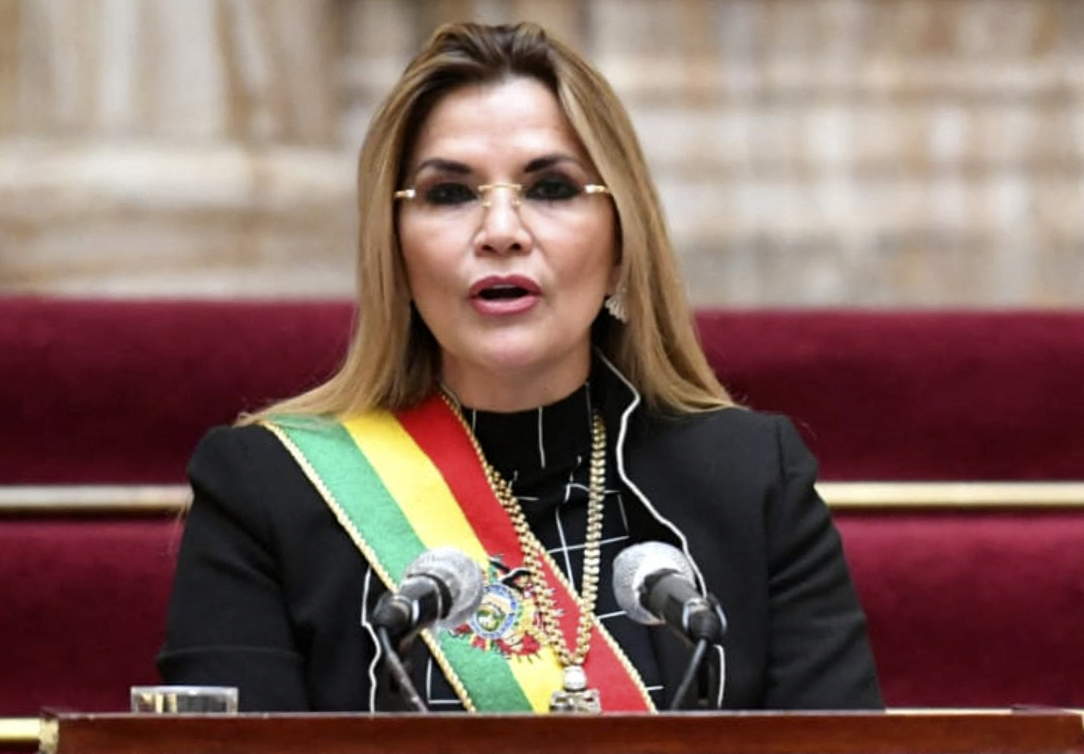 Puccs vádjával letartóztatták Bolívia volt átmeneti elnökét