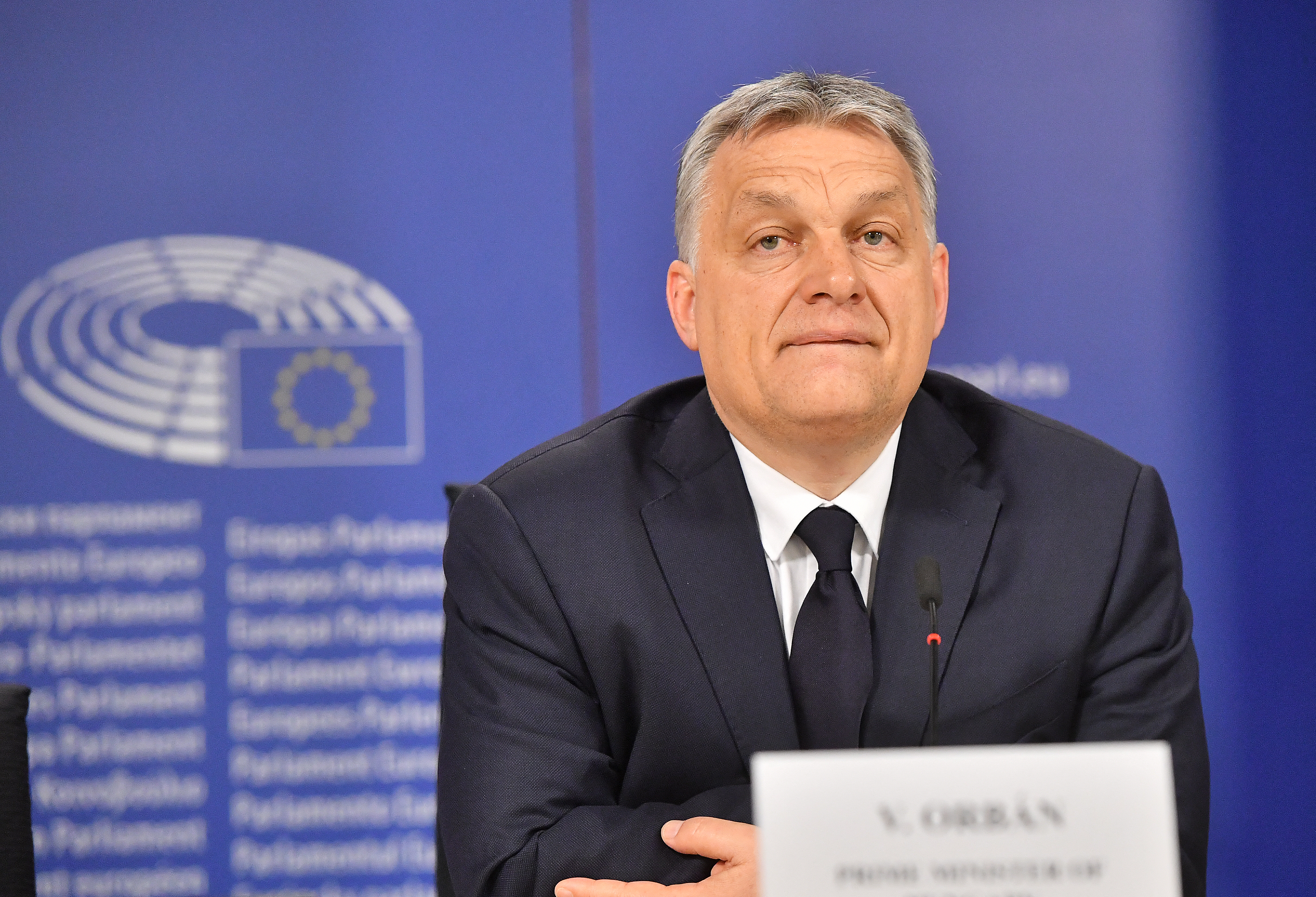 Orbánnak csak inasok, az orvosi kamarának kollégák a rezidensek