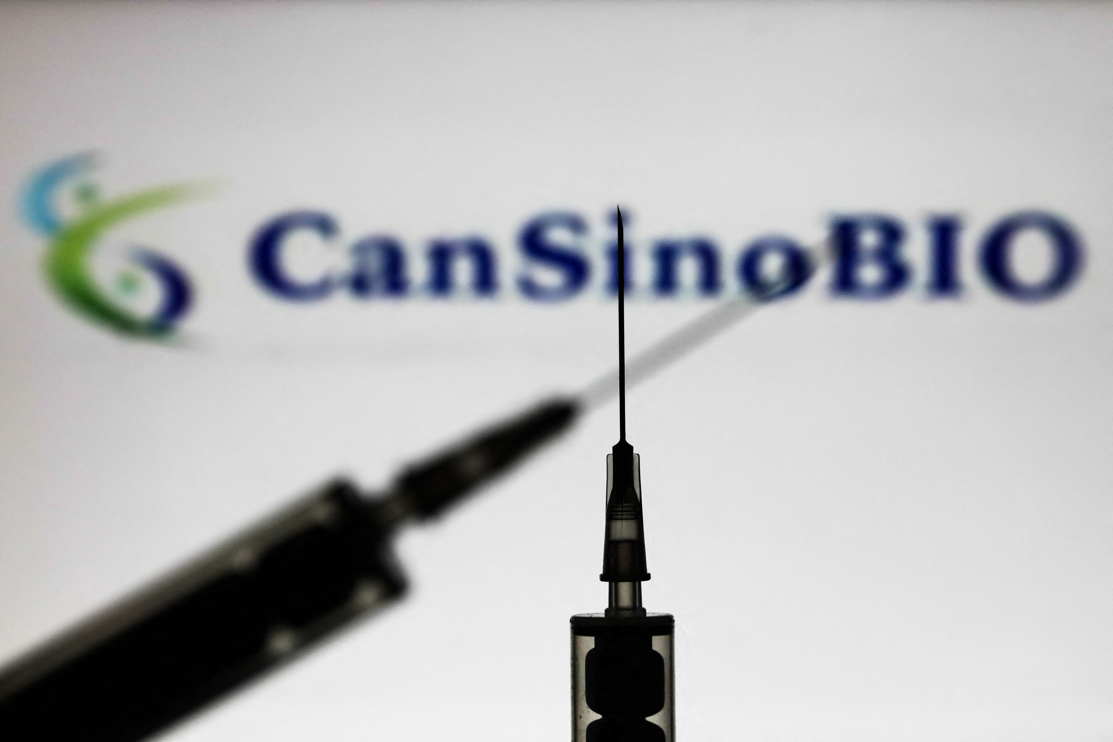 A kormány most nem számol a kínai CanSino és az indiai CoviShield vakcináival