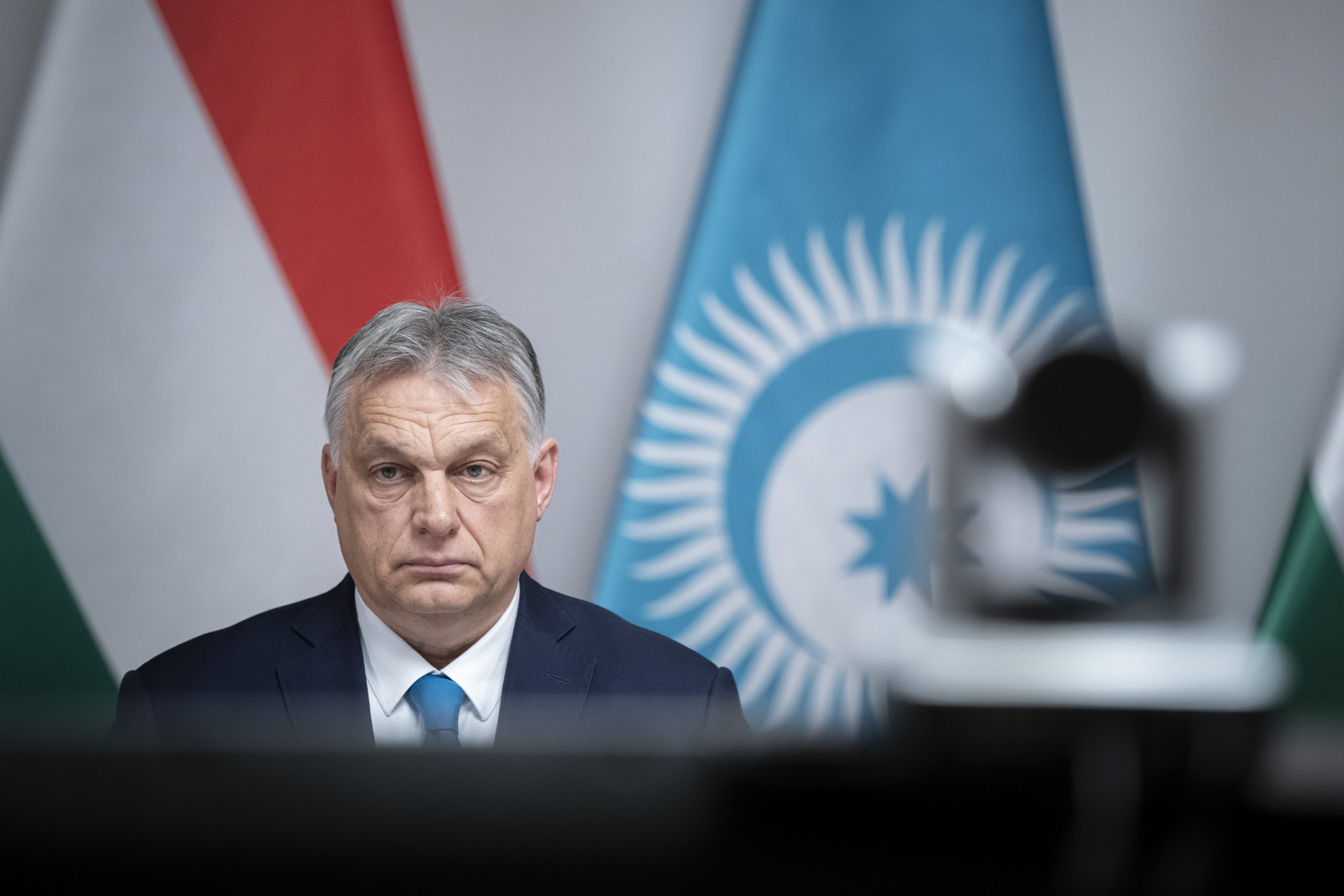 Orbán a Türk Tanács ülésén vesz részt a járványhelyzetre való tekintettel online, videokonferencián a Karmelita kolostorban 2021. március 31-én.
