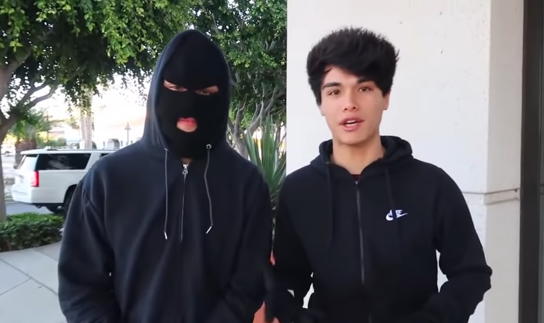Elítéltek két prankelgető youtubert, mert eljátszottak egy bankrablást a nyílt utcán