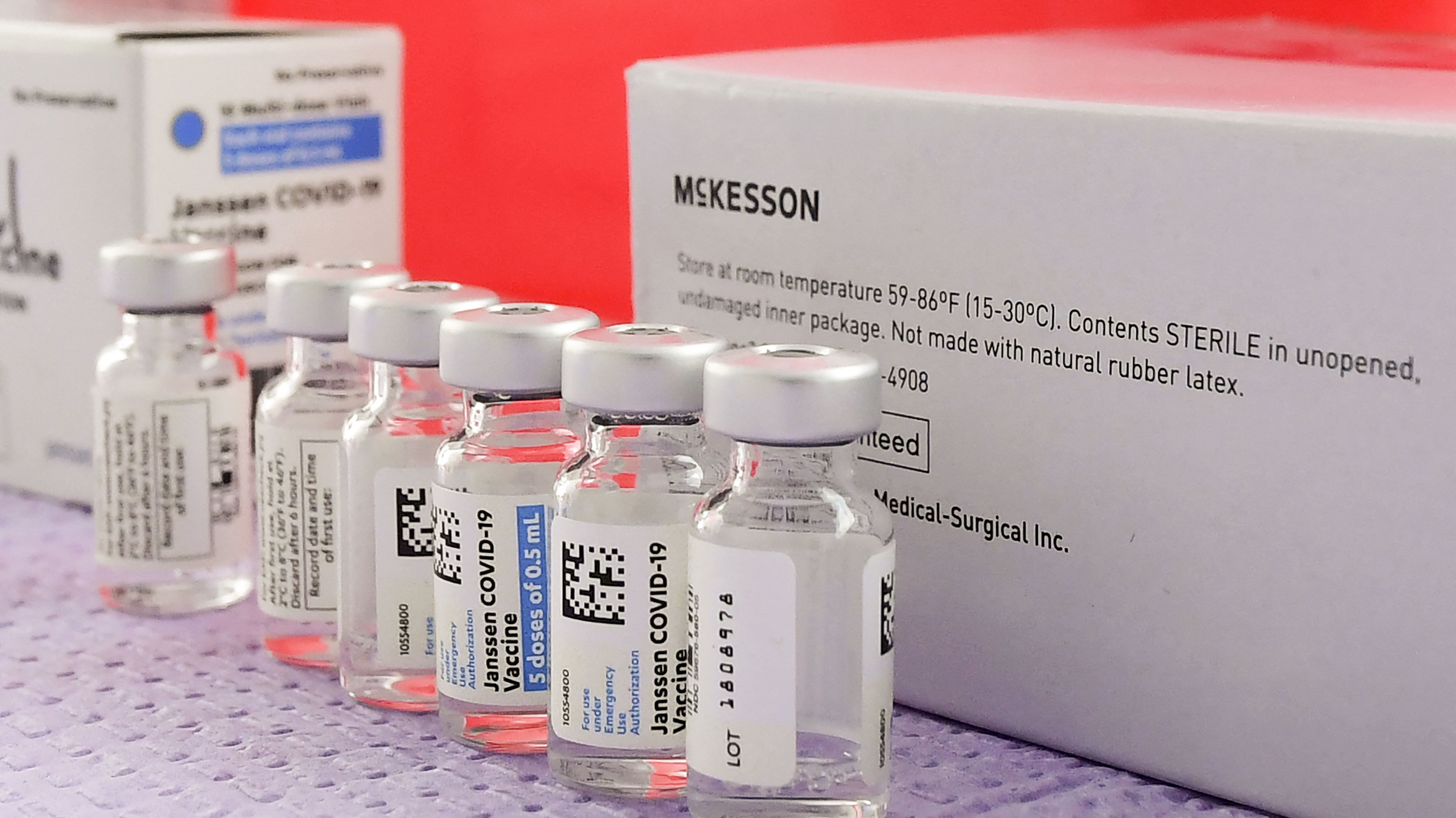 Dániában nem oltanak a Johnson & Johnson vakcinájával