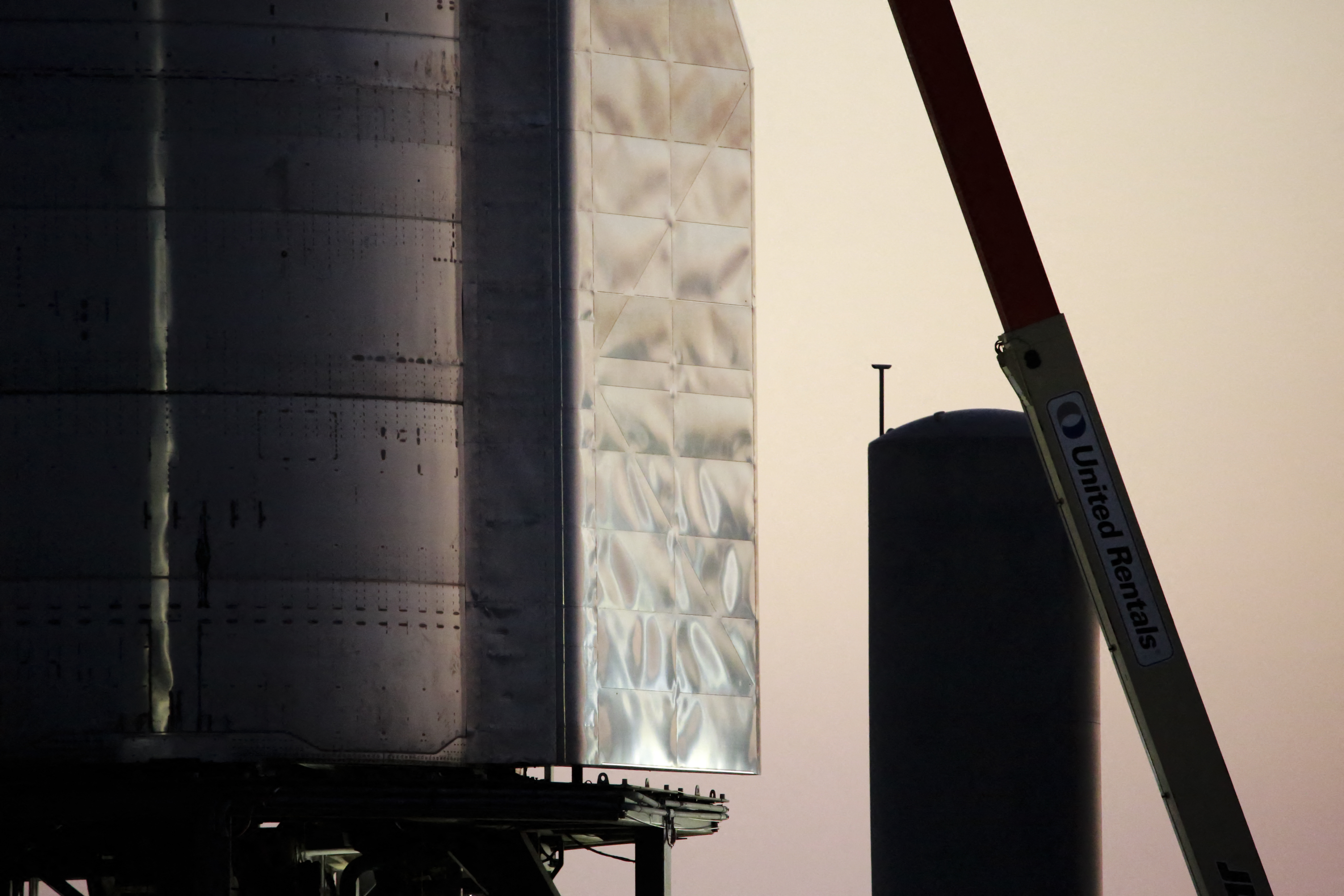 Ismét kiürítenek egy falut a legújabb SpaceX-prototípus kilövése miatt