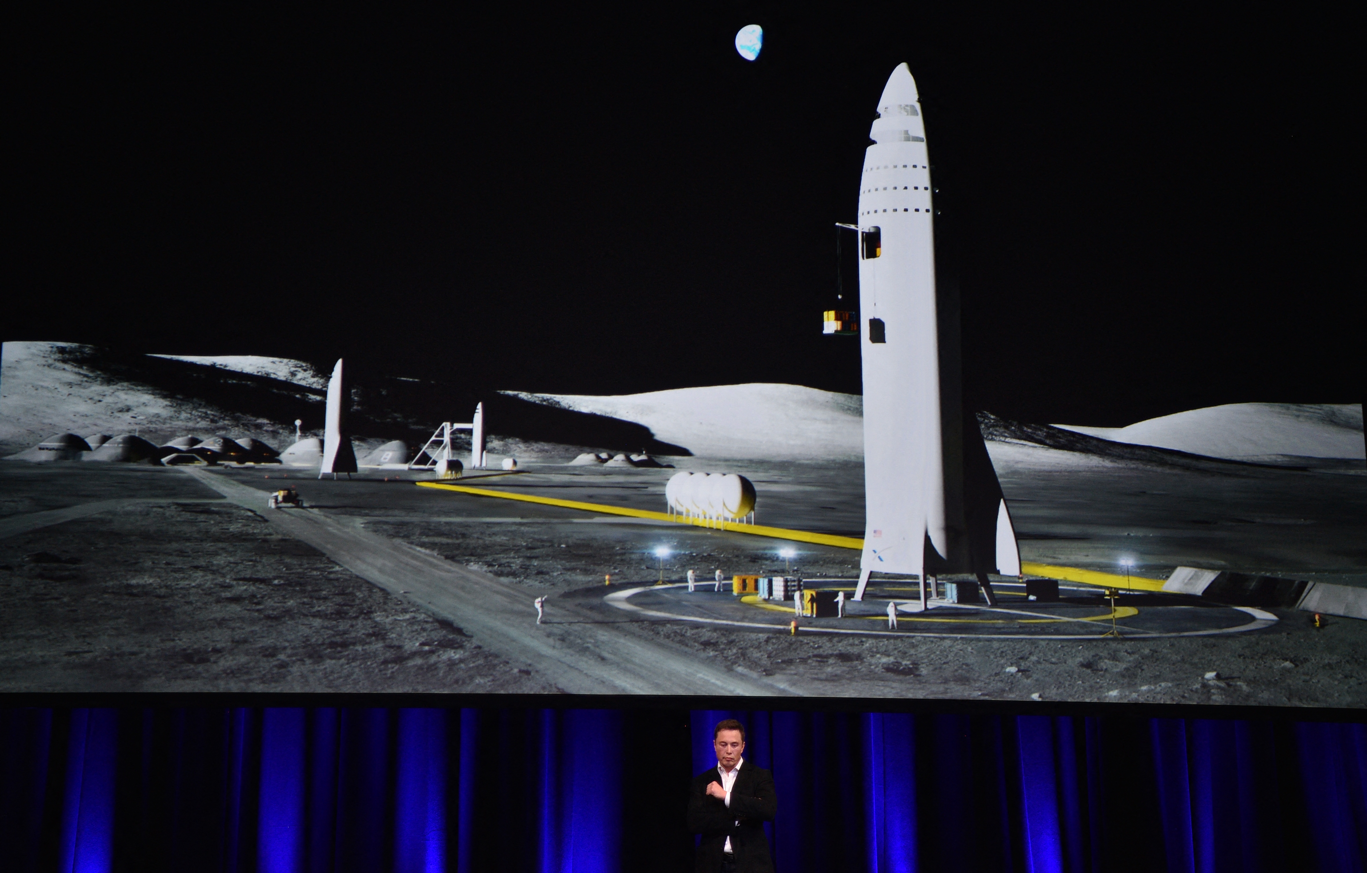 Elon Musk a Starship egy korai tervét mutatja be a 2017-es nemzetközi űrhajózási kongresszuson