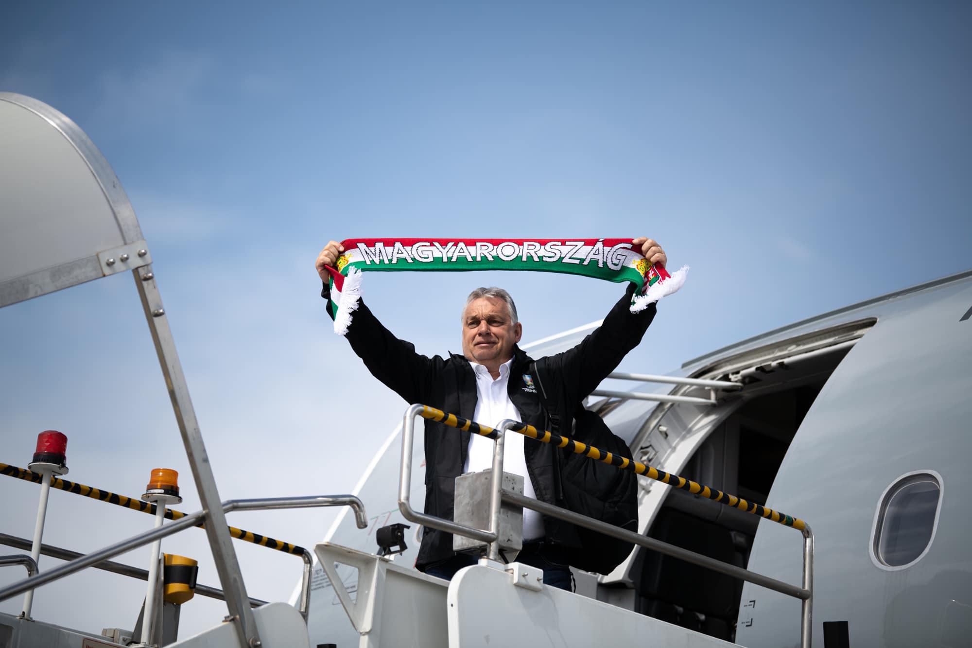 Titkolják Orbán olaszországi „technikai landolásának” részleteit