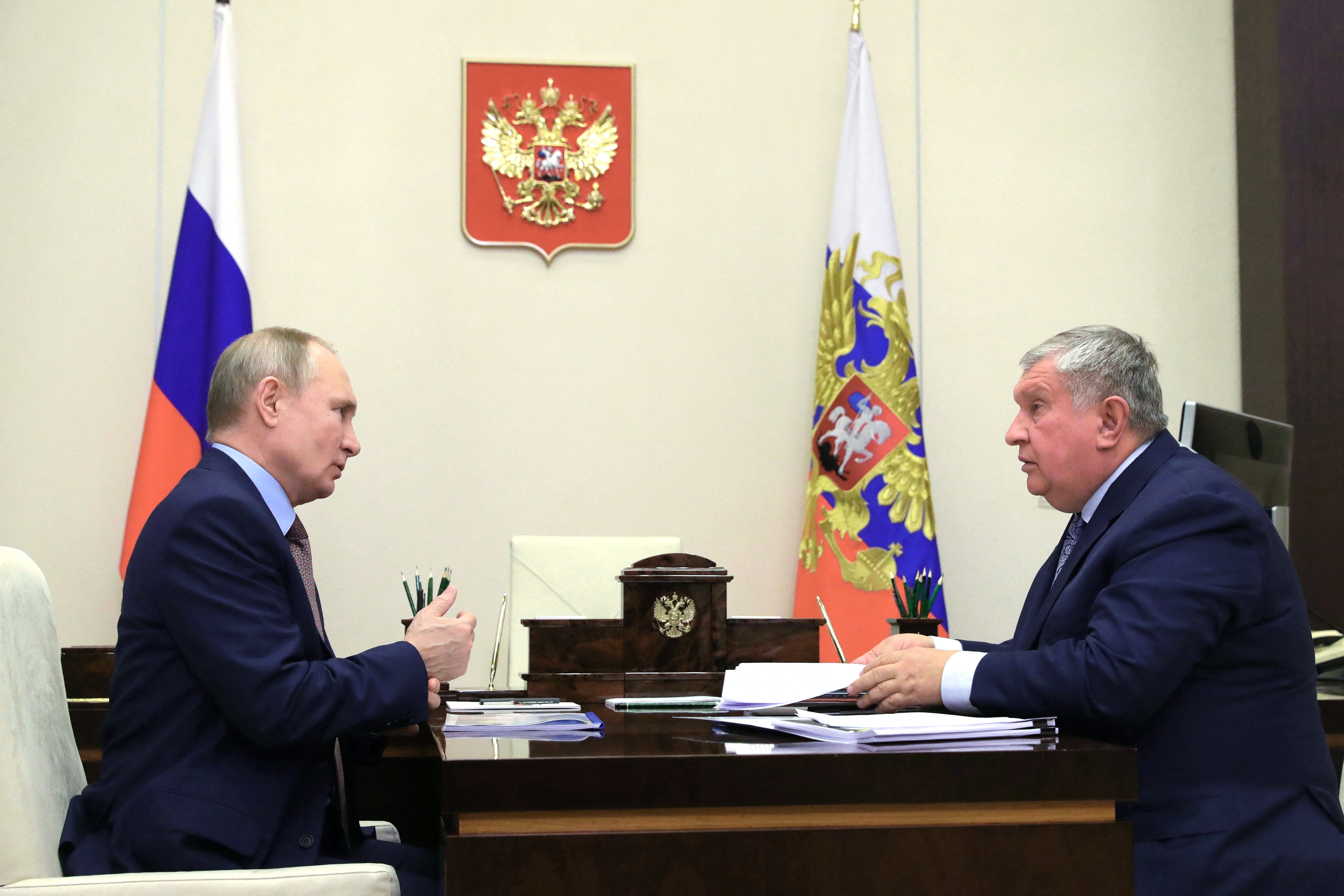 Vlagyimir Putyin és Igor Szecsin találkozása 2021 februárjában, Moszkvában