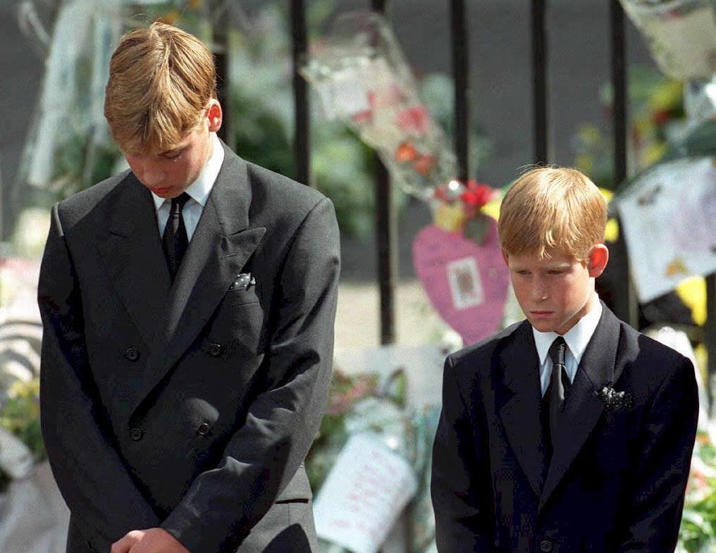 Vilmos herceg szerint a BBC interjúja miatt romlott meg szülei kapcsolata, Diana hercegné haláláért pedig a média felelős