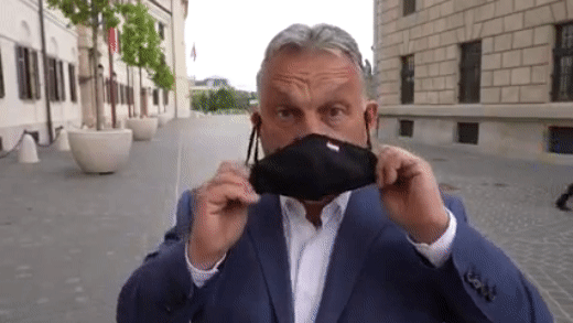 Orbán Viktort összekenték pörköltszafttal