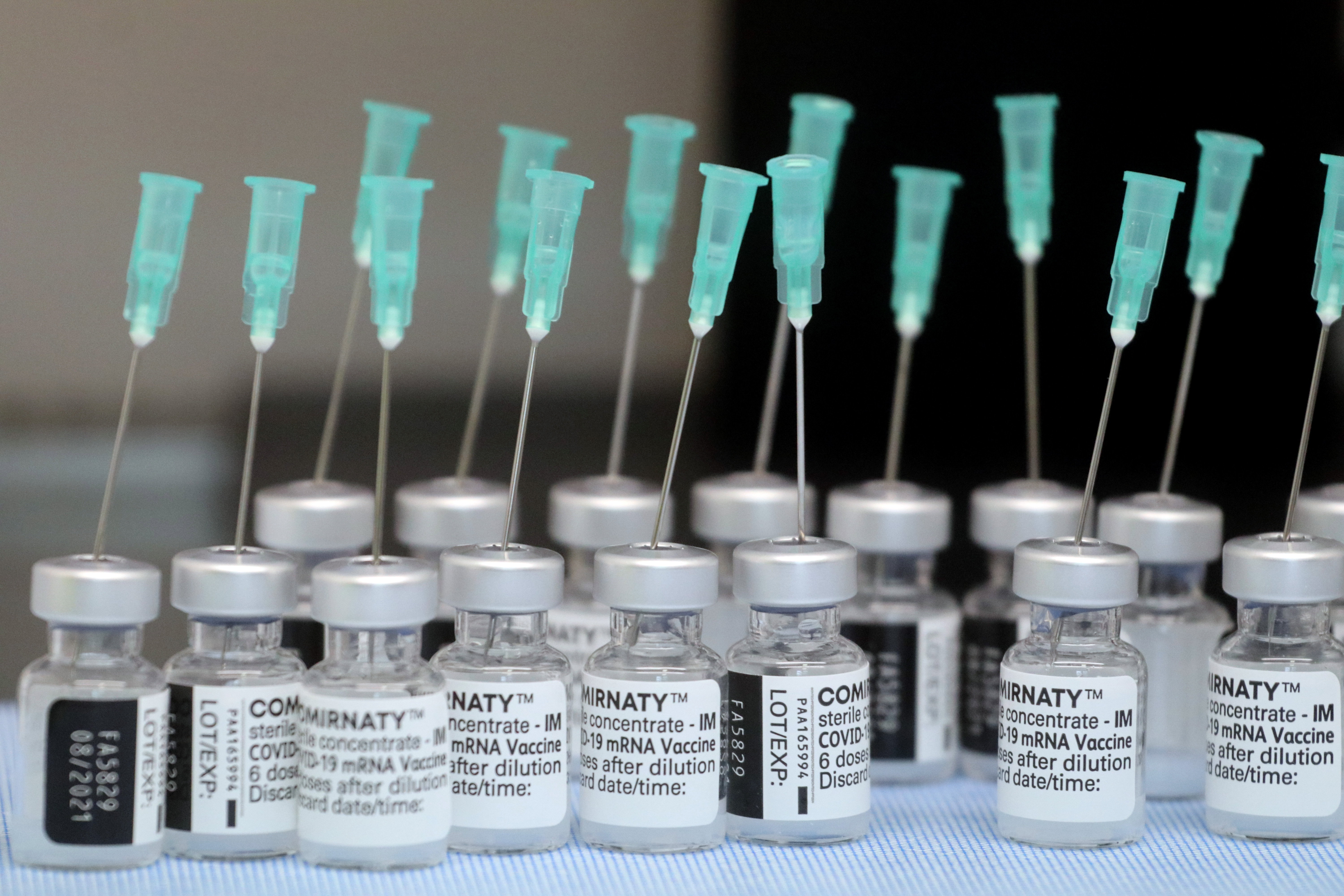 A Pfizer már több mint 3,8 millió vakcinát hozott Magyarországra