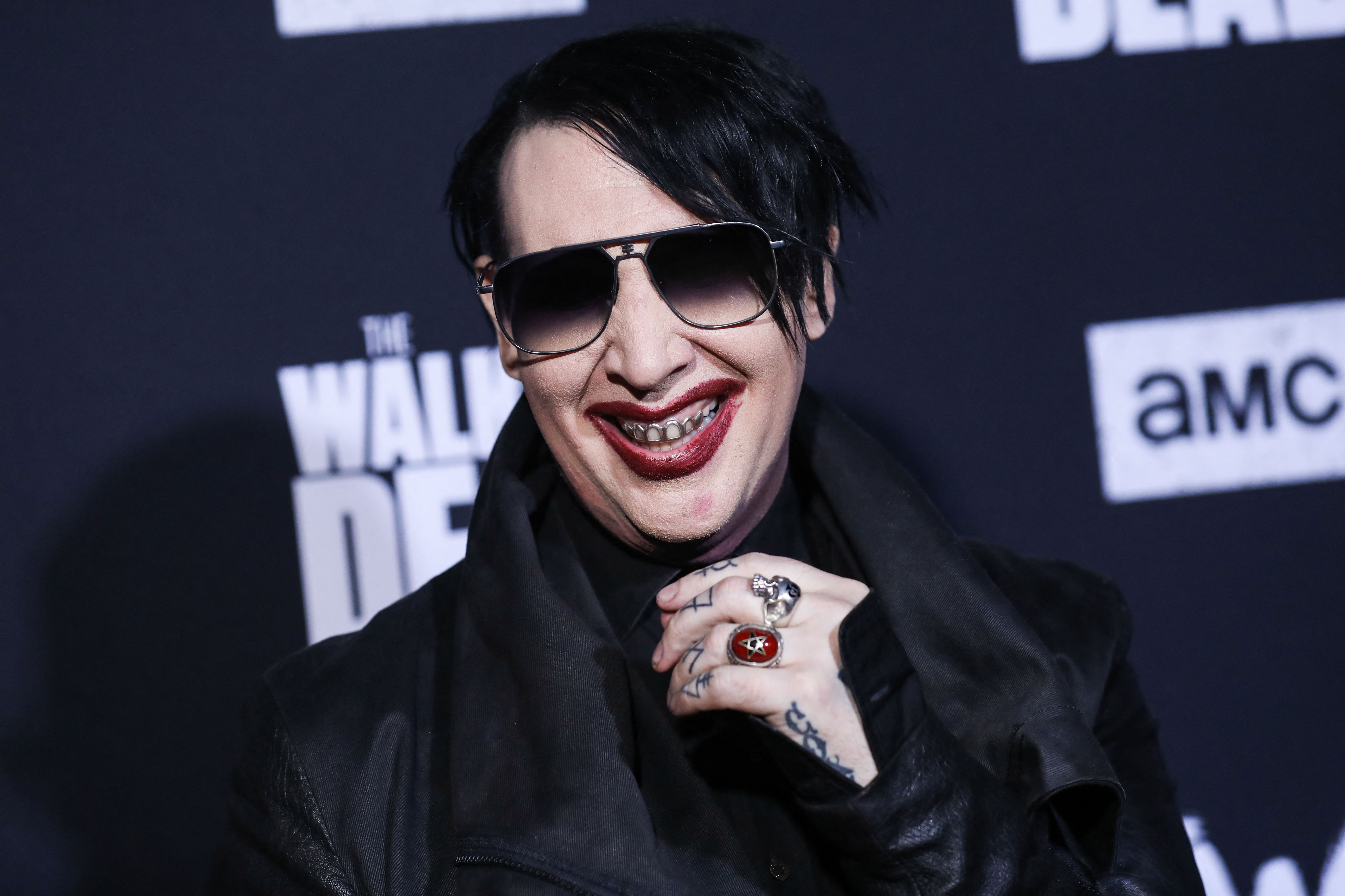 Elfogatóparancsot adtak ki Marilyn Manson ellen