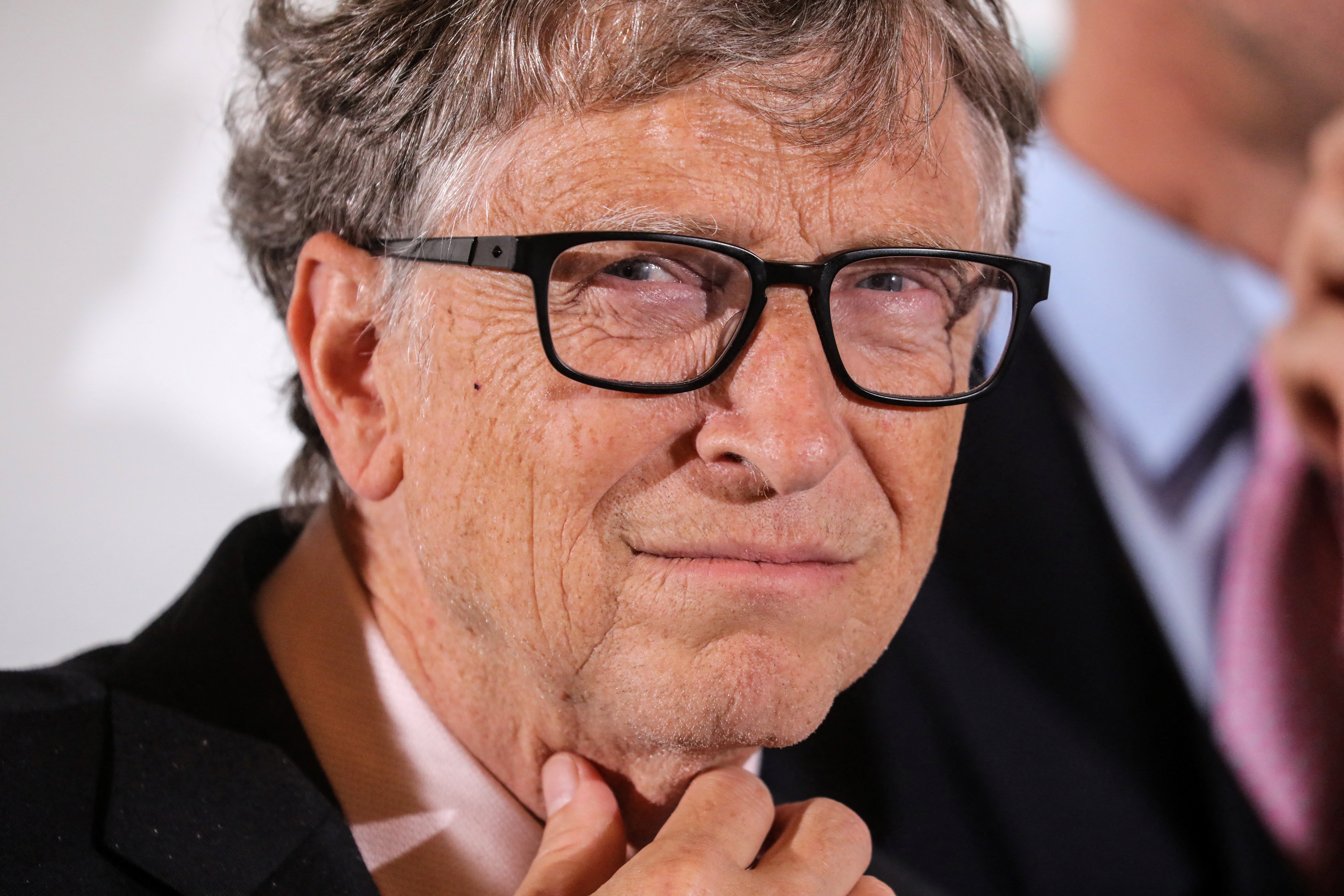 A Microsoft kivizsgáltatja a szexuális zaklatásos vádakat, beleértve a Bill Gates ügyével kapcsolatosakat is