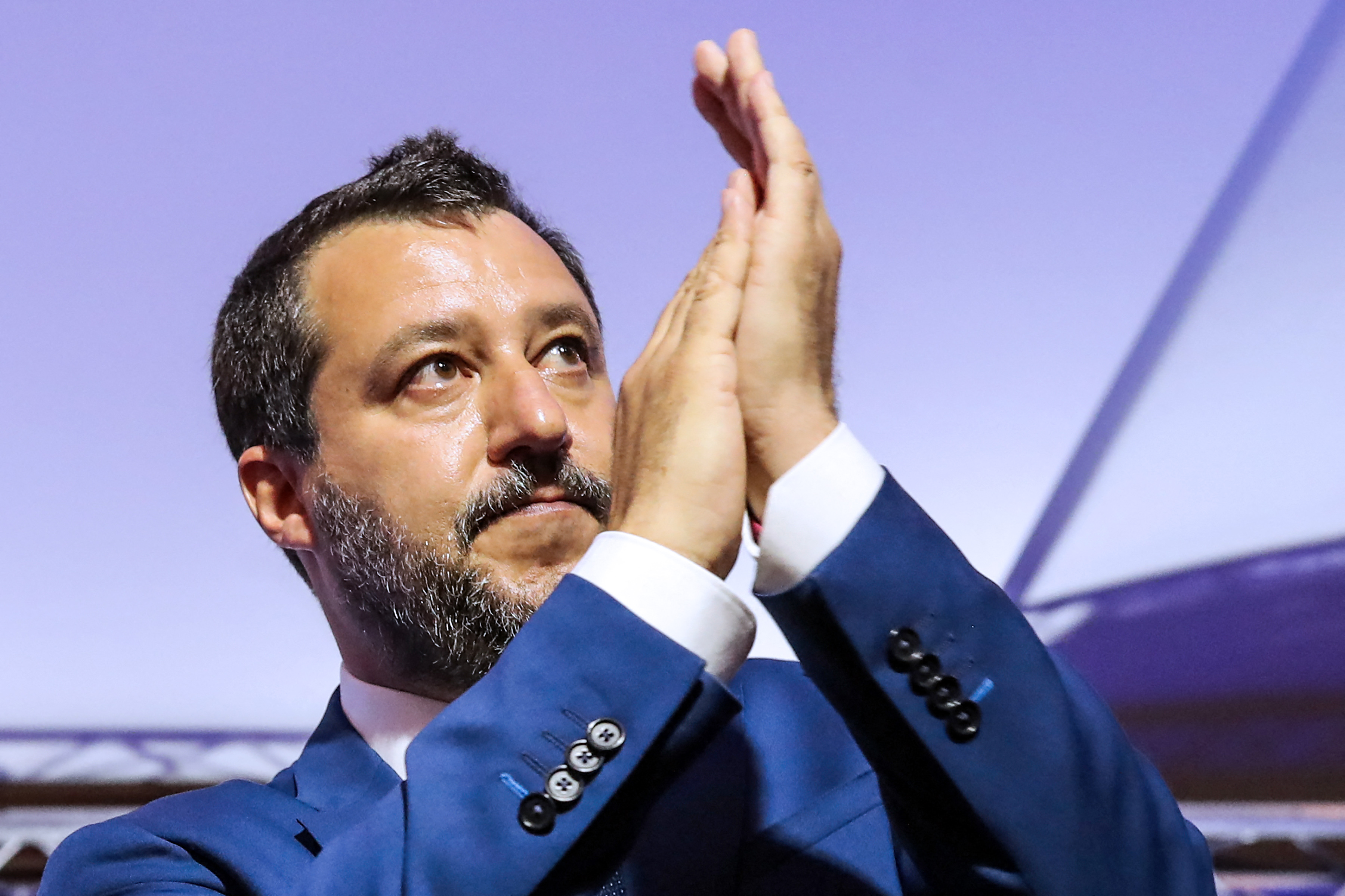 Elkezdődött Matteo Salvini pere, aki nem engedte kikötni a bevándorlók hajóit az olasz kikötőkben
