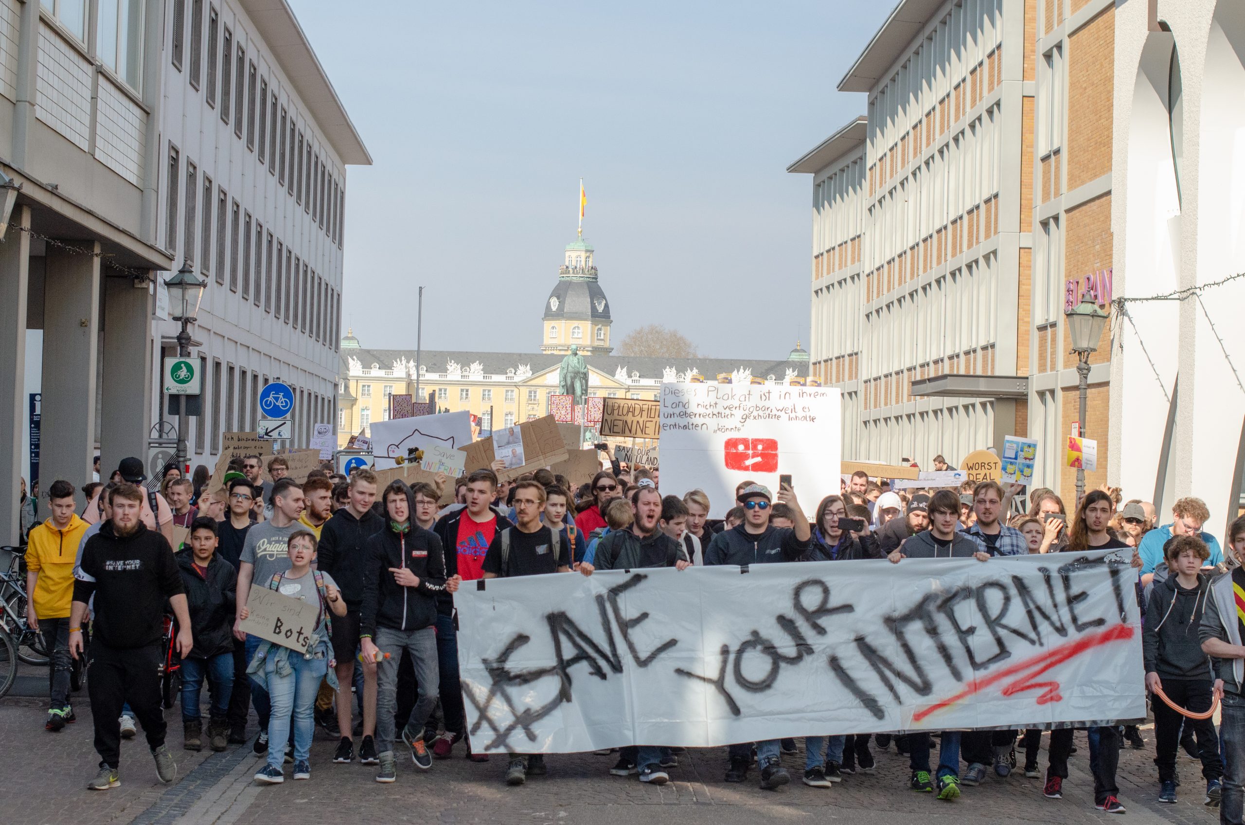 Az igazságos internetet tűzte zászlajára, de a szabad internet halálát okozhatja az EU új szerzői jogi reformja