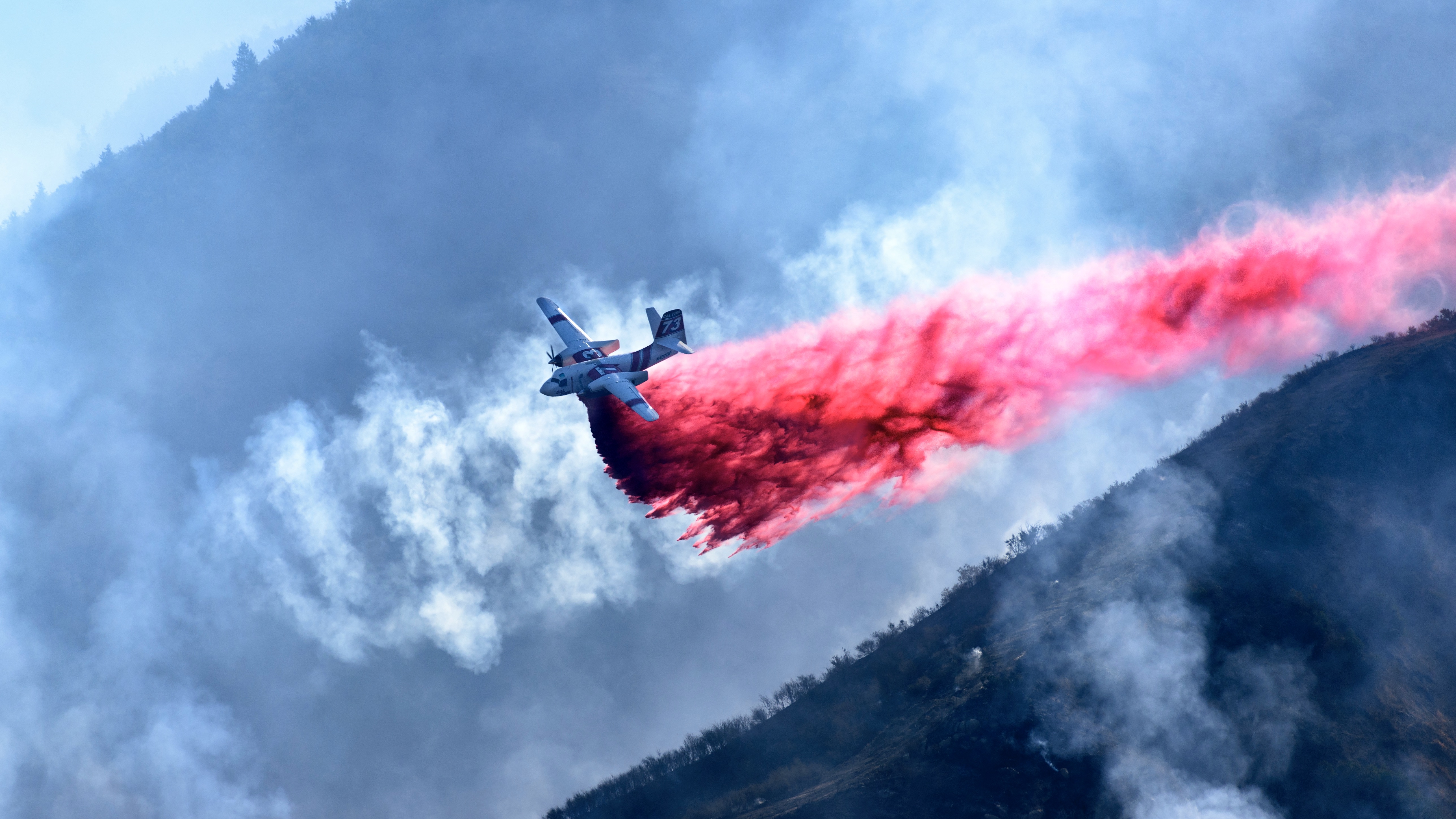 A 2017 októberében fellobbant, 7500 holdnyi területen pusztító anaheim-i erdőtűz mentési munkálataiban 14 helikopter, 6 repülőgép és több mint 1100 tűzoltó vett részt. Több mint 5000 otthont kellett evakuálni.