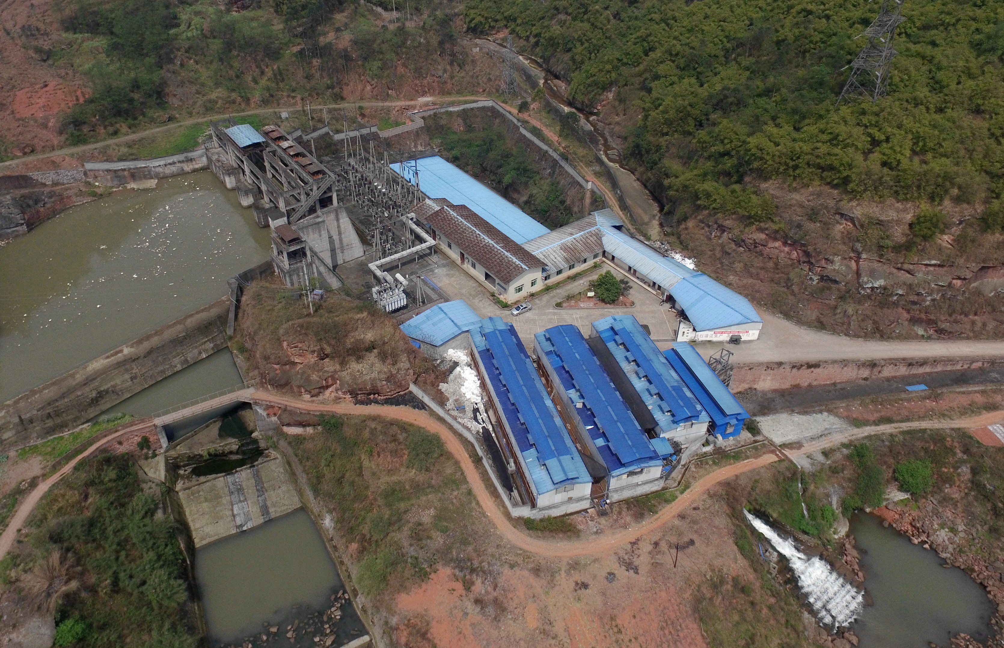 A szecsuani bitcoinbányák egy részét vízerőművek látják el árammal