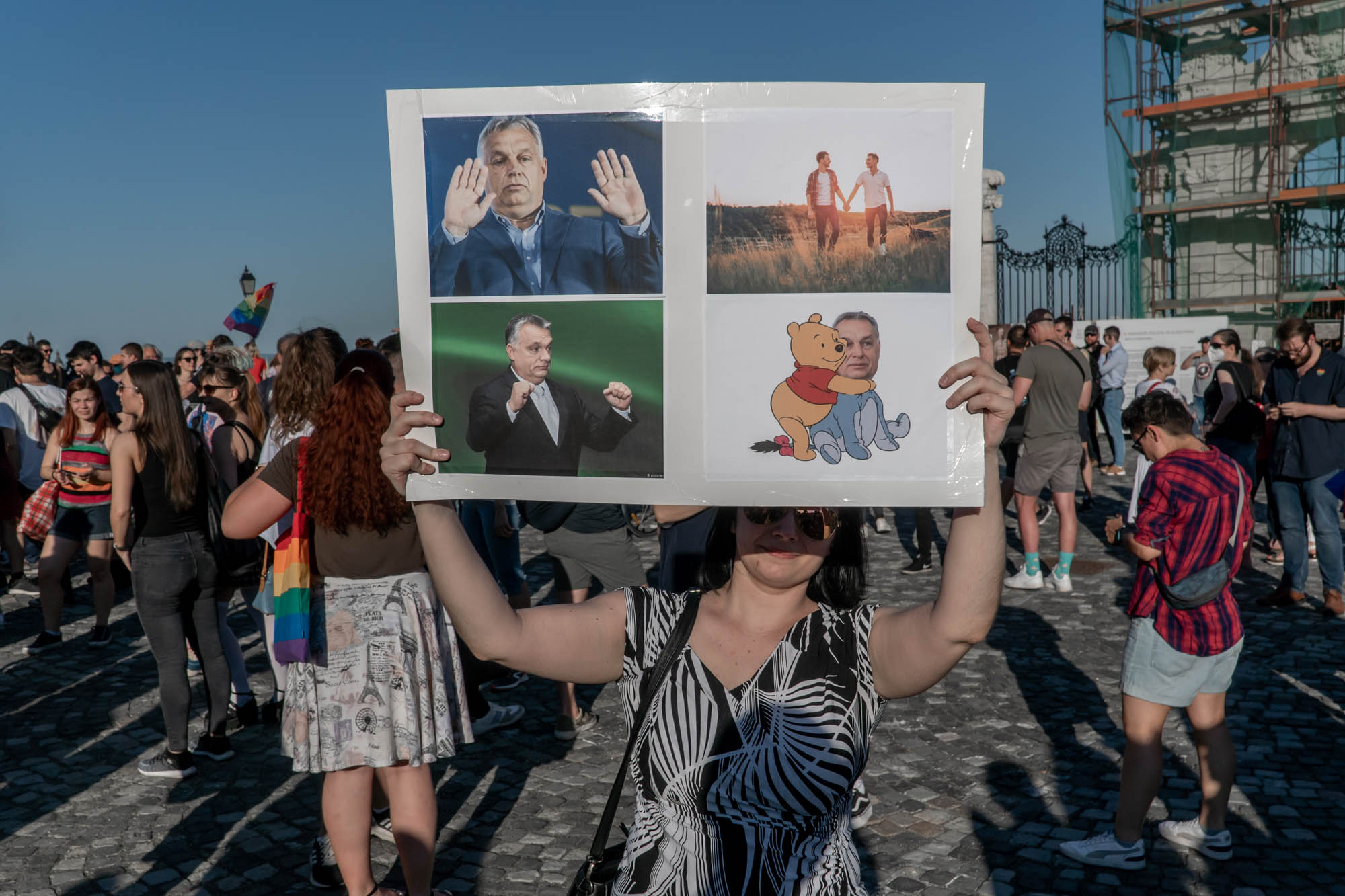 A Háttér Társaság szerint Orbán hazugságokkal védte a melegellenes törvénymódosításokat
