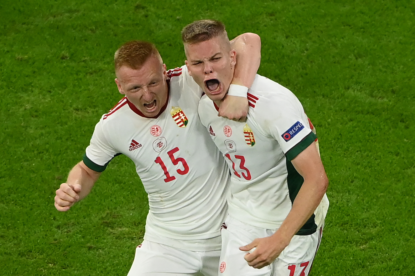 Kleinheisler és Schafer ünneplik az utóbbi németek ellen szerzett gólját