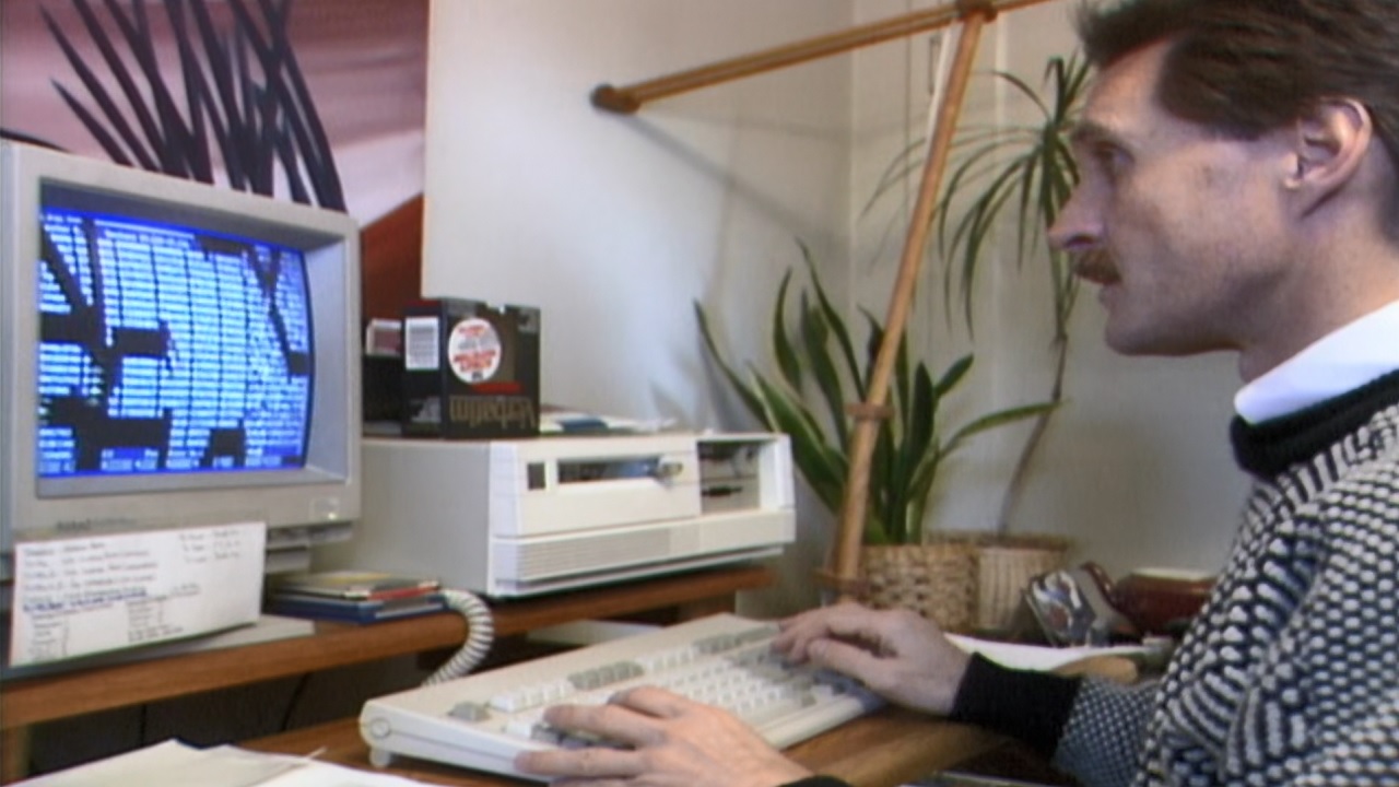 John McAfee az 1980-as évek végén egy vírussal szembesül