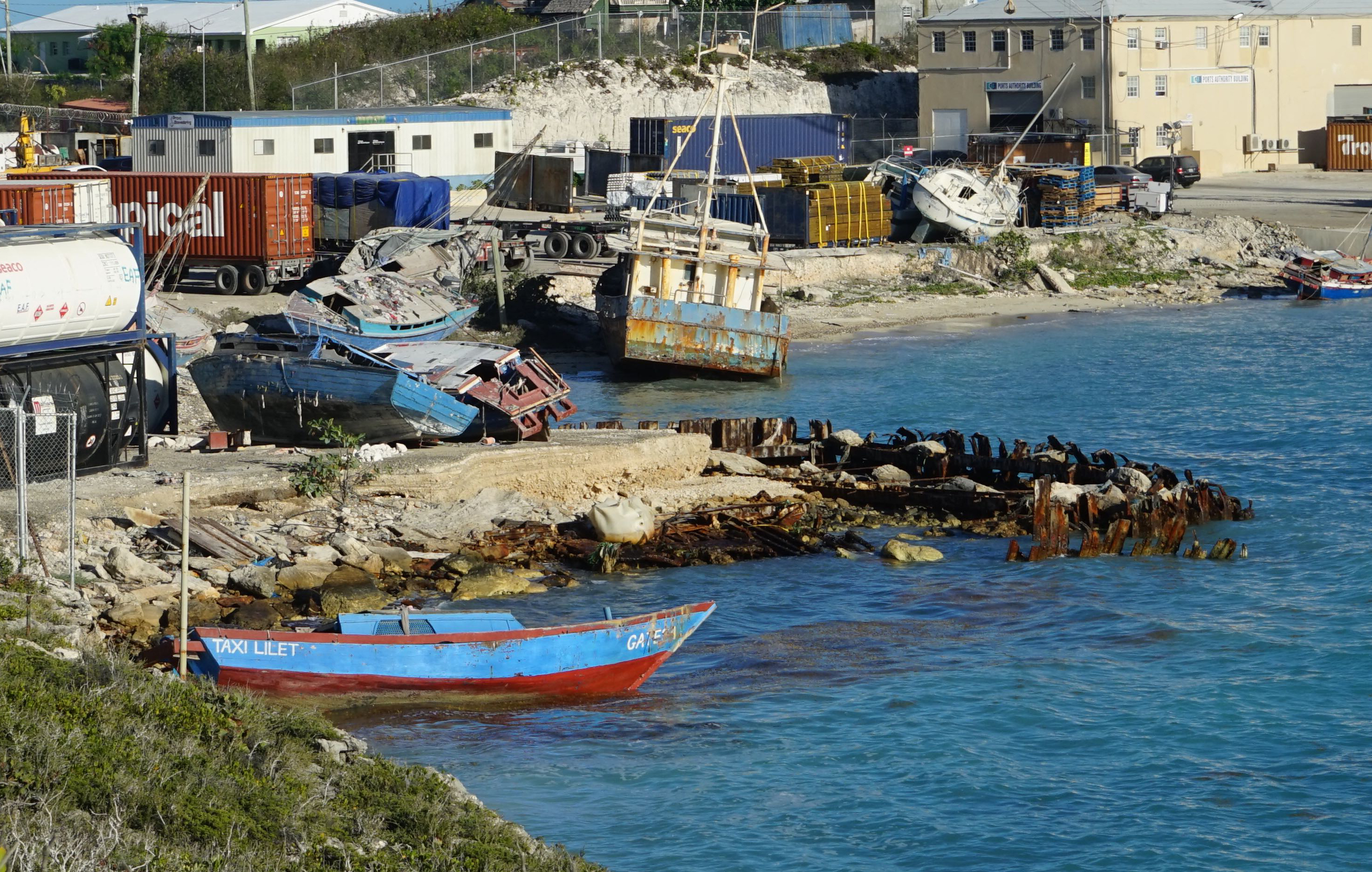 Szellemhajó bukkant fel a Turks- és Caicos-szigeteknél, 20 halottal a fedélzetén