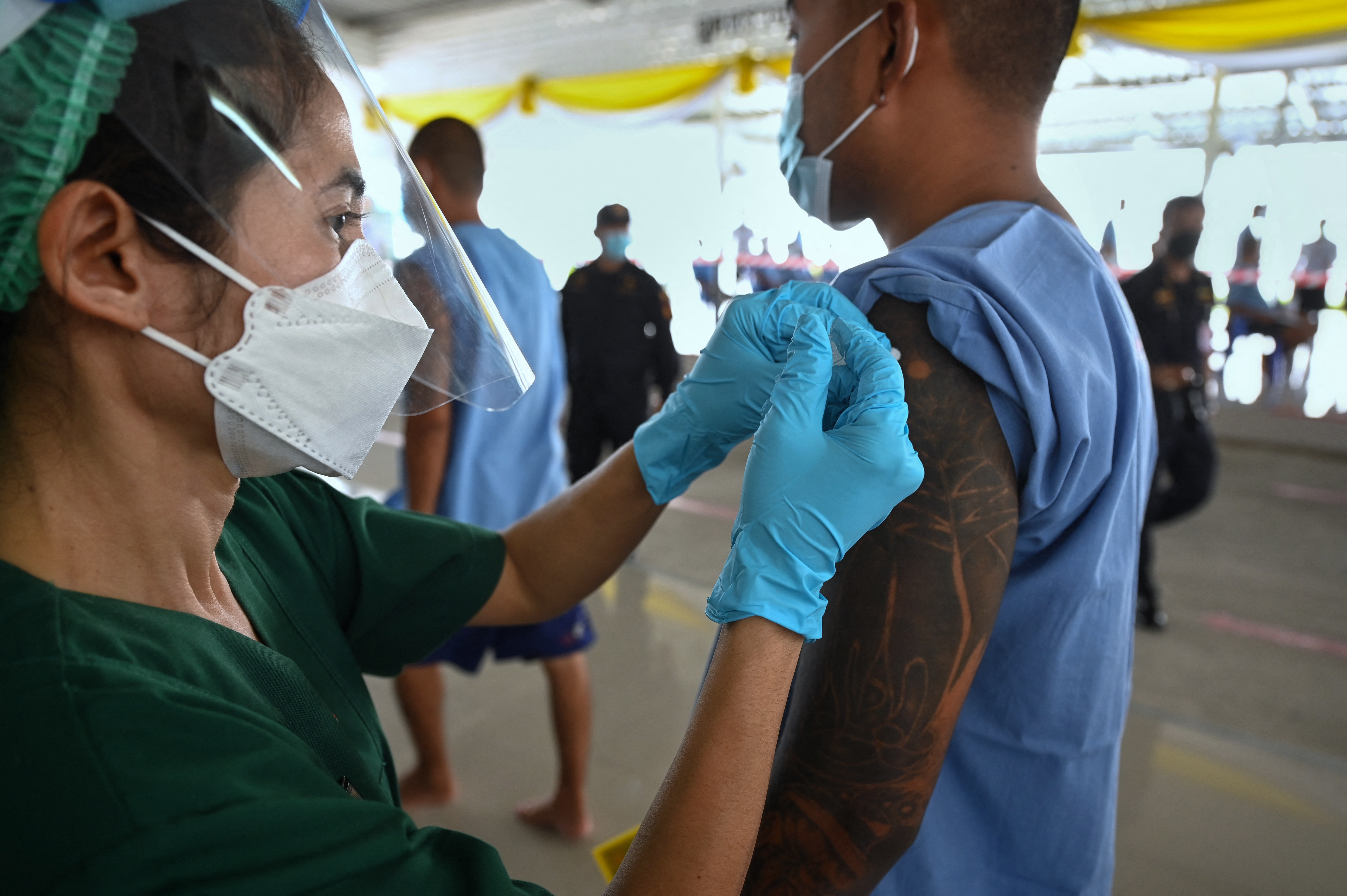 Thaiföldön mixelik az oltásokat, mert a kínai vakcina nem volt elég hatékony