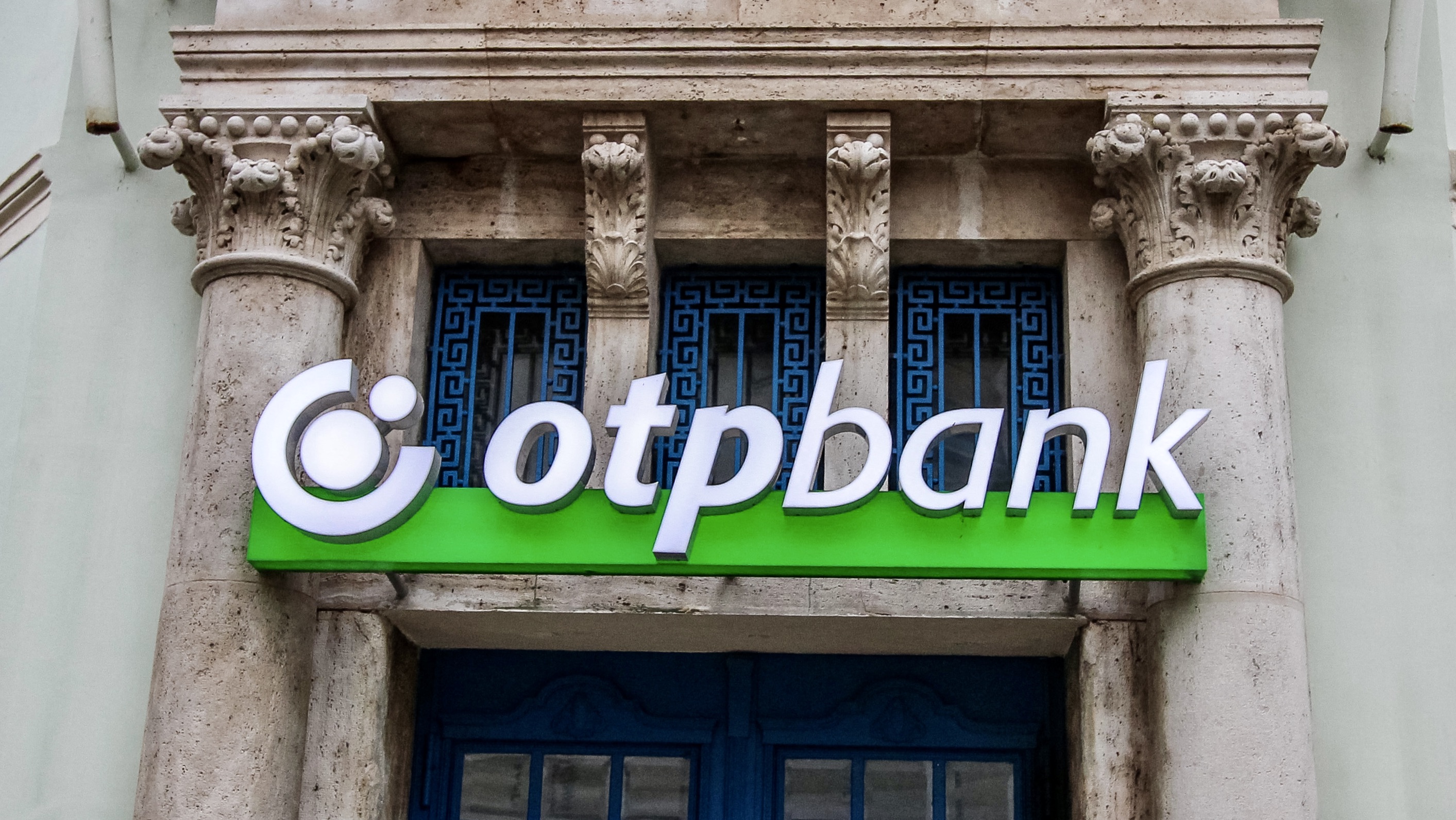 Öt görög céget átmenetileg levettek az ukrán feketelistáról, az OTP viszont maradt