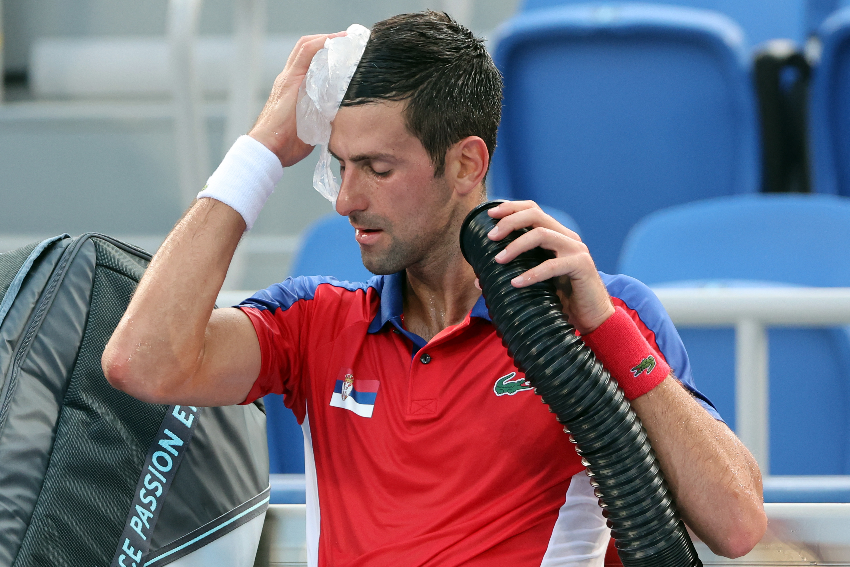 Djokovic vagy beoltatja magát, vagy nem védheti meg a címét az Australian Openen