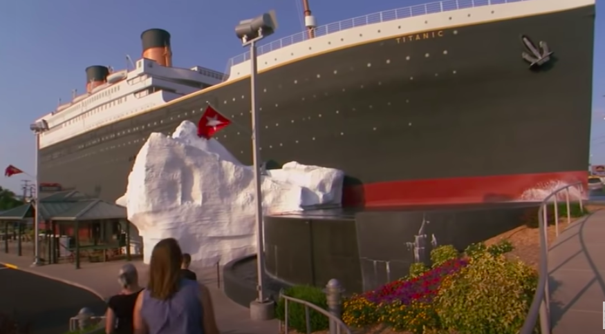 Hárman megsérültek, amikor rájuk omlott a jéghegy az amerikai Titanic Múzeumban