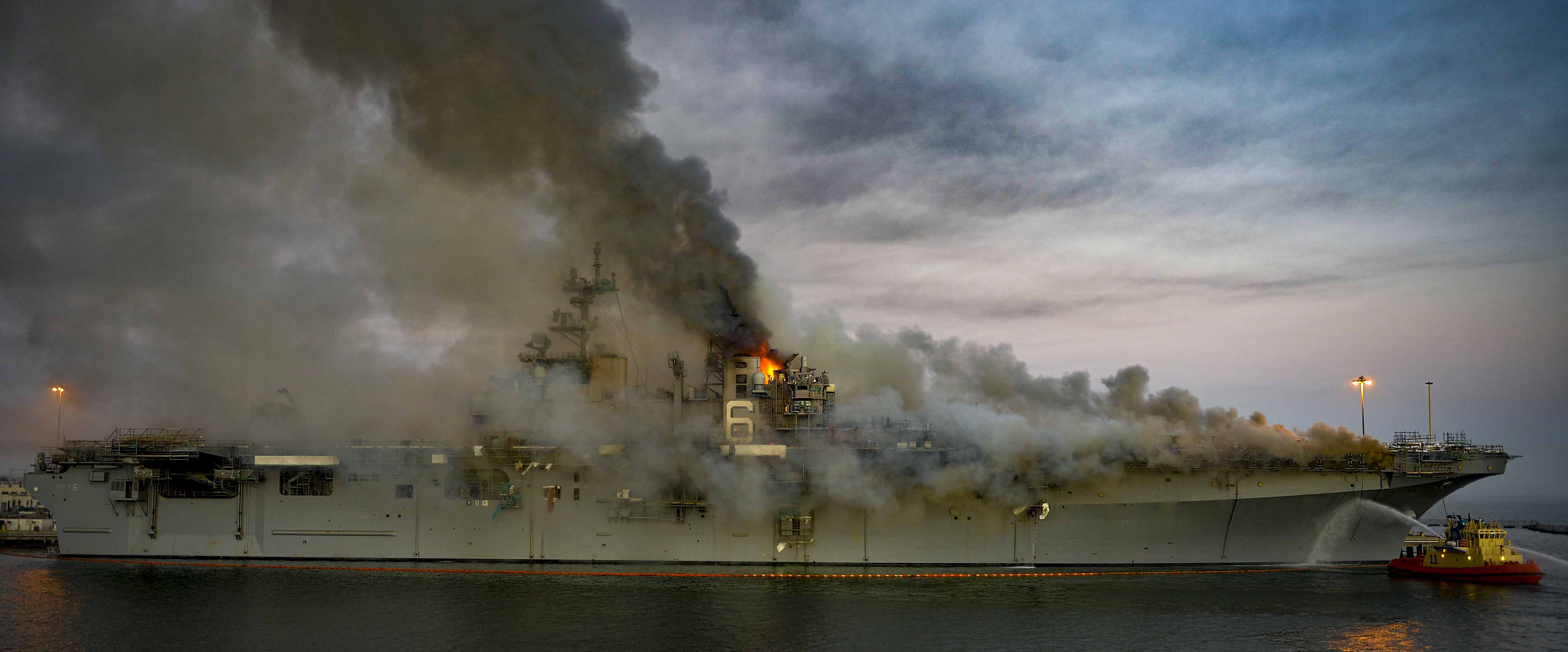 Egy húszéves tengerész gyújthatta fel a USS Bonhomme Richard partraszálló hajót