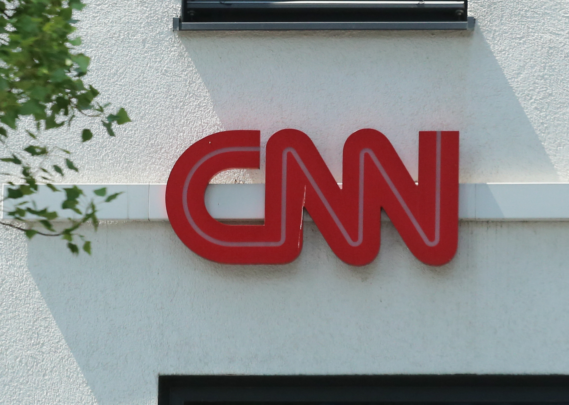 Diszkrimináció miatt perli a CNN-t a volt háborús riporterük