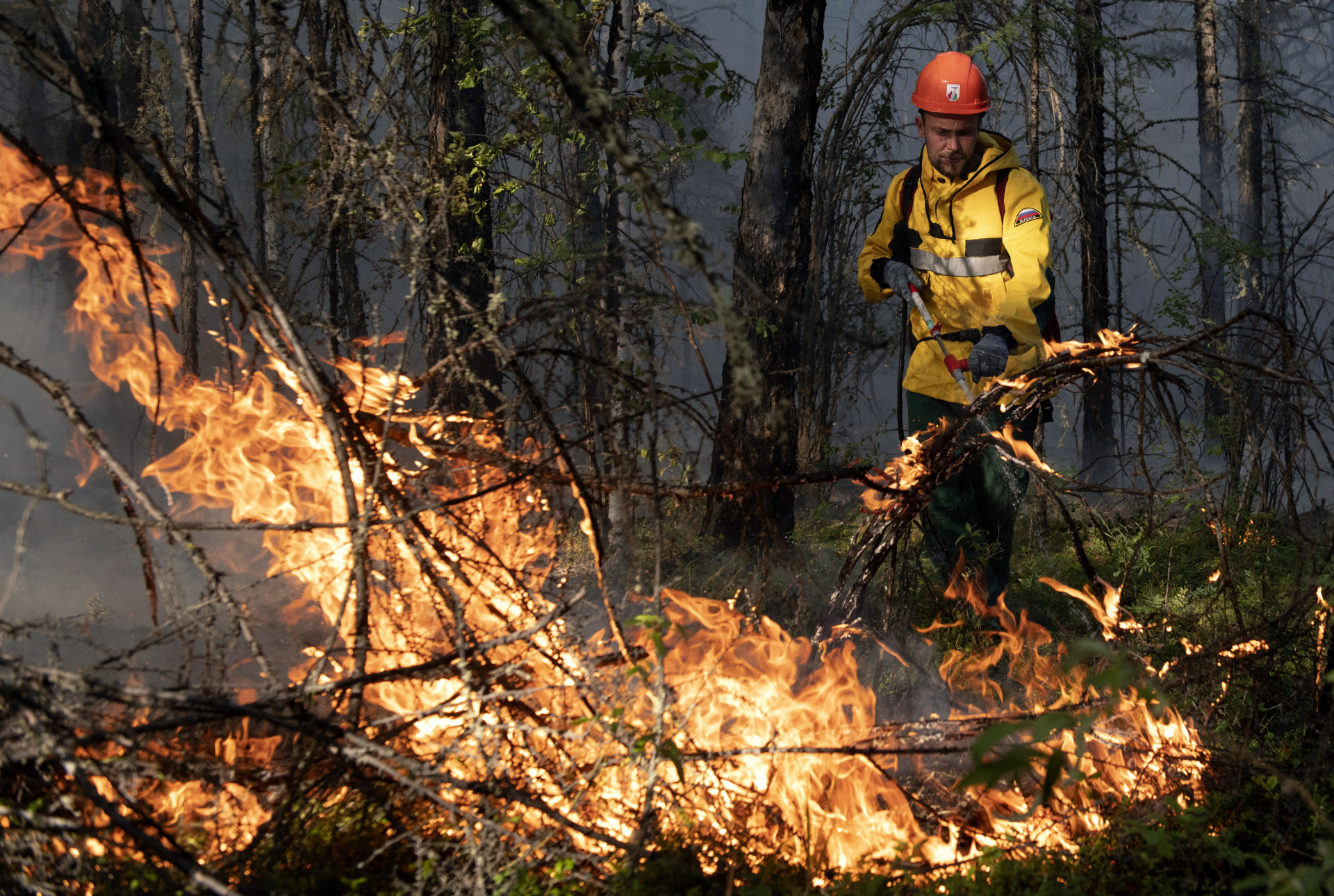 Последние лесные пожары в россии. Лесные пожары в Якутии 2021. Лесные пожары в Якутии 2022. Тушение лесных пожаров в Якутии. Лесные пожары в Якутии 2023.