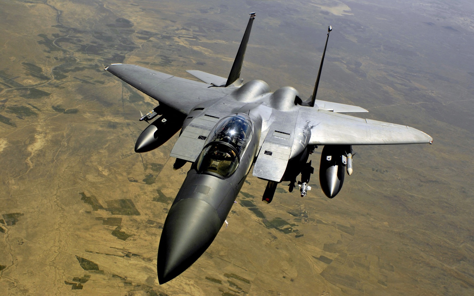Az üzbég légvédelem lelőtt egy afgán harci repülőgépet