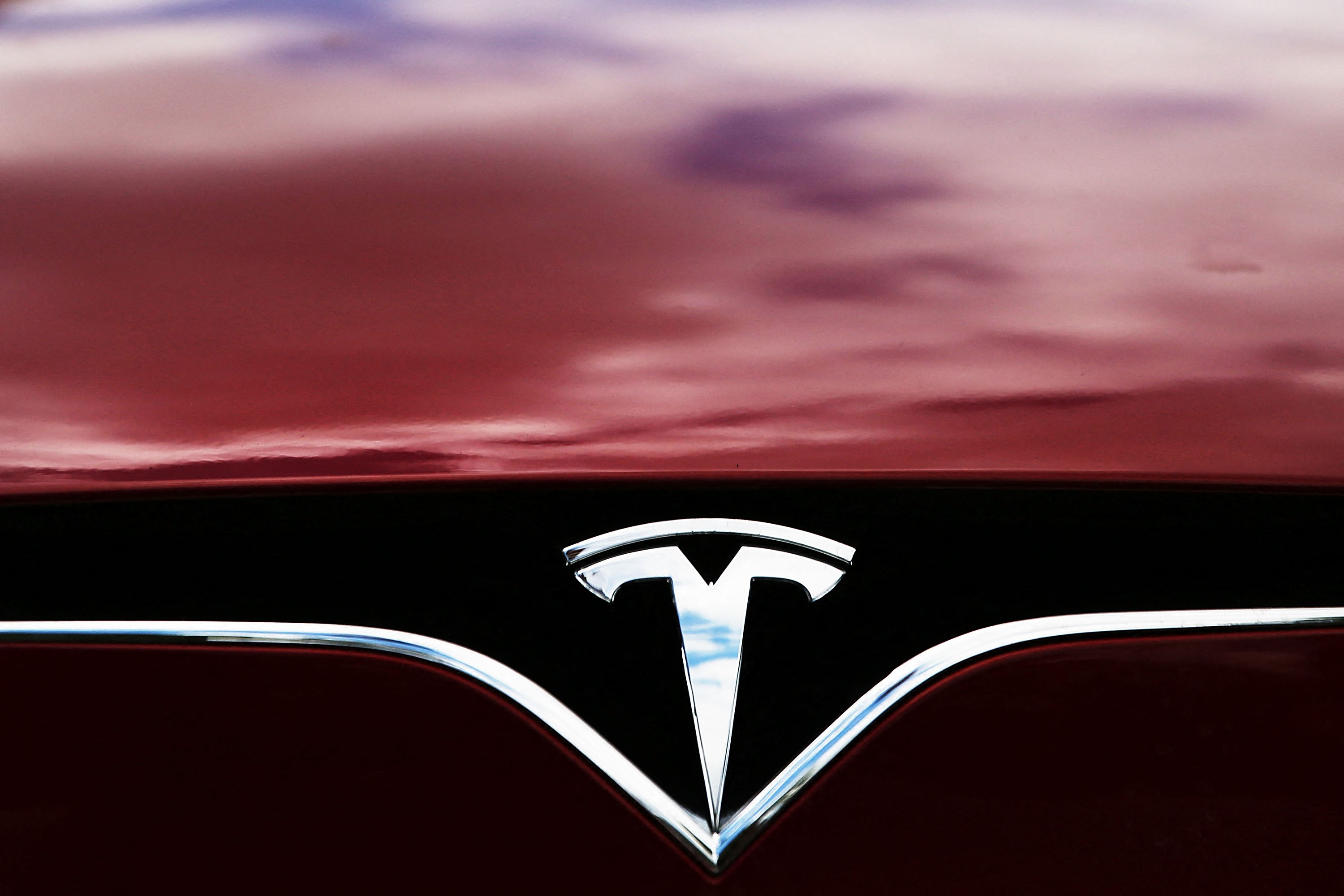 Az app hibája miatt a Tesla-tulajdonosok nem tudtak bejutni autójukba