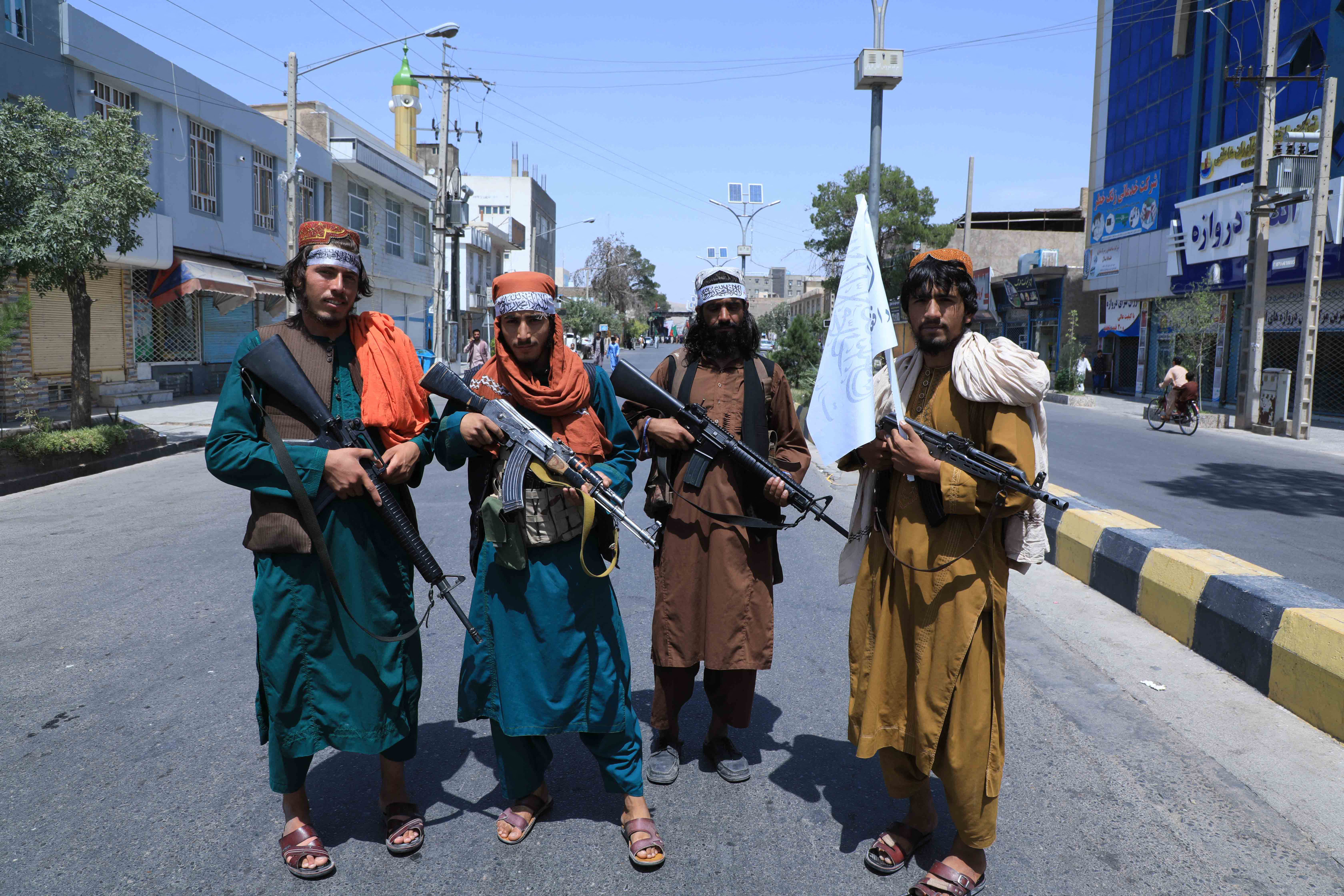 Több embert megöltek a tálibok a függetlenség napi tüntetésen