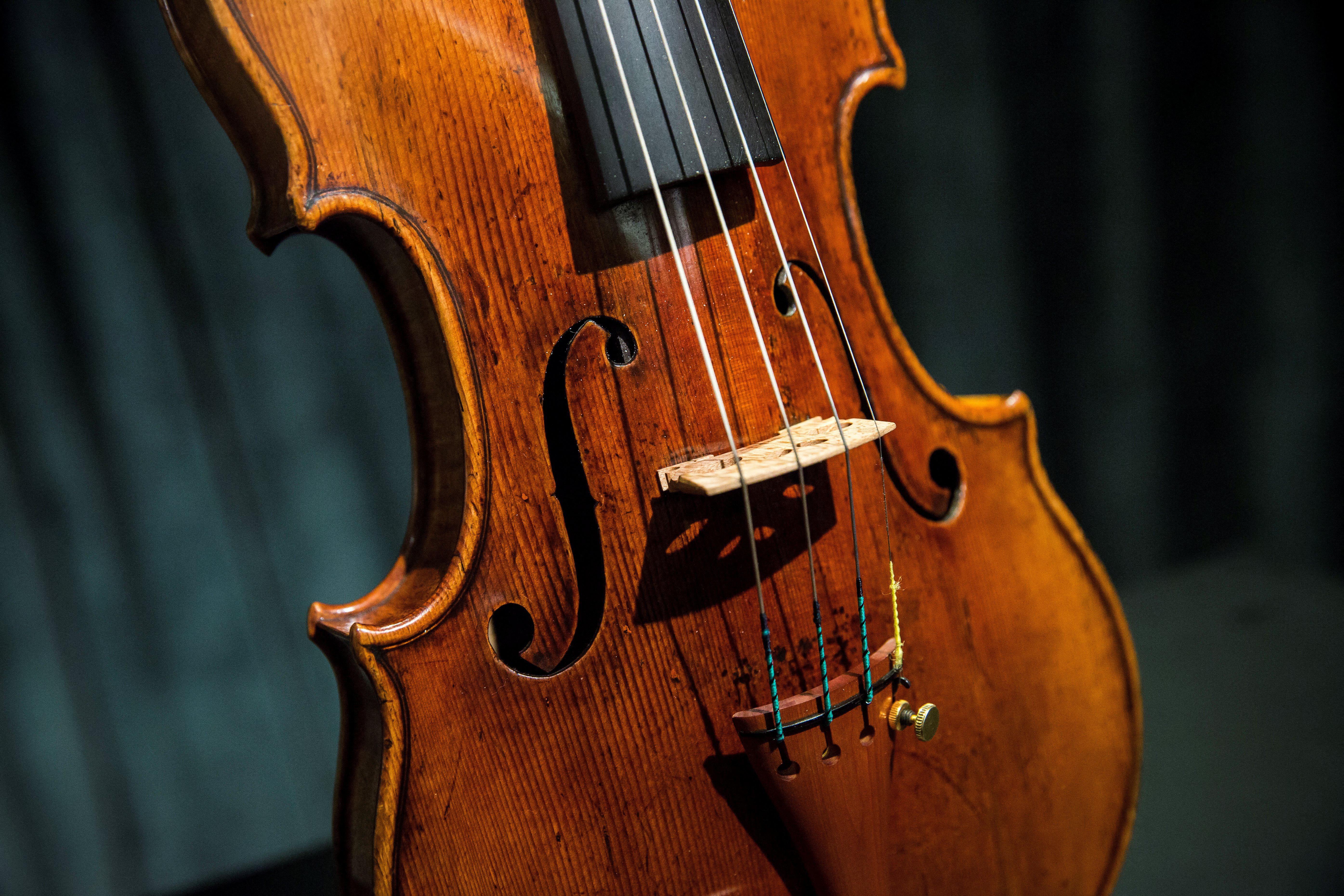 Magyar származású tudós fejtette meg a Stradivari-hegedűk titkát