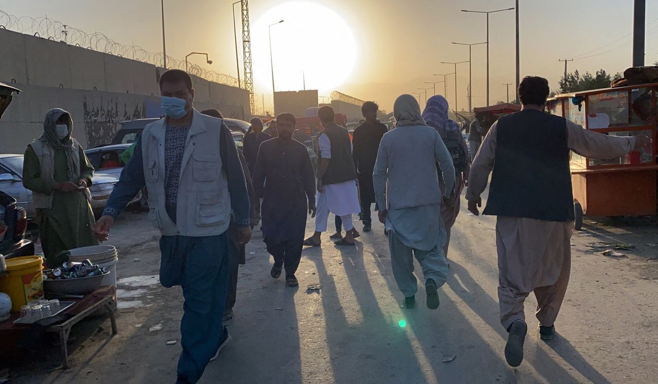 Robbanás történt a kabuli reptér egyik kapujánál