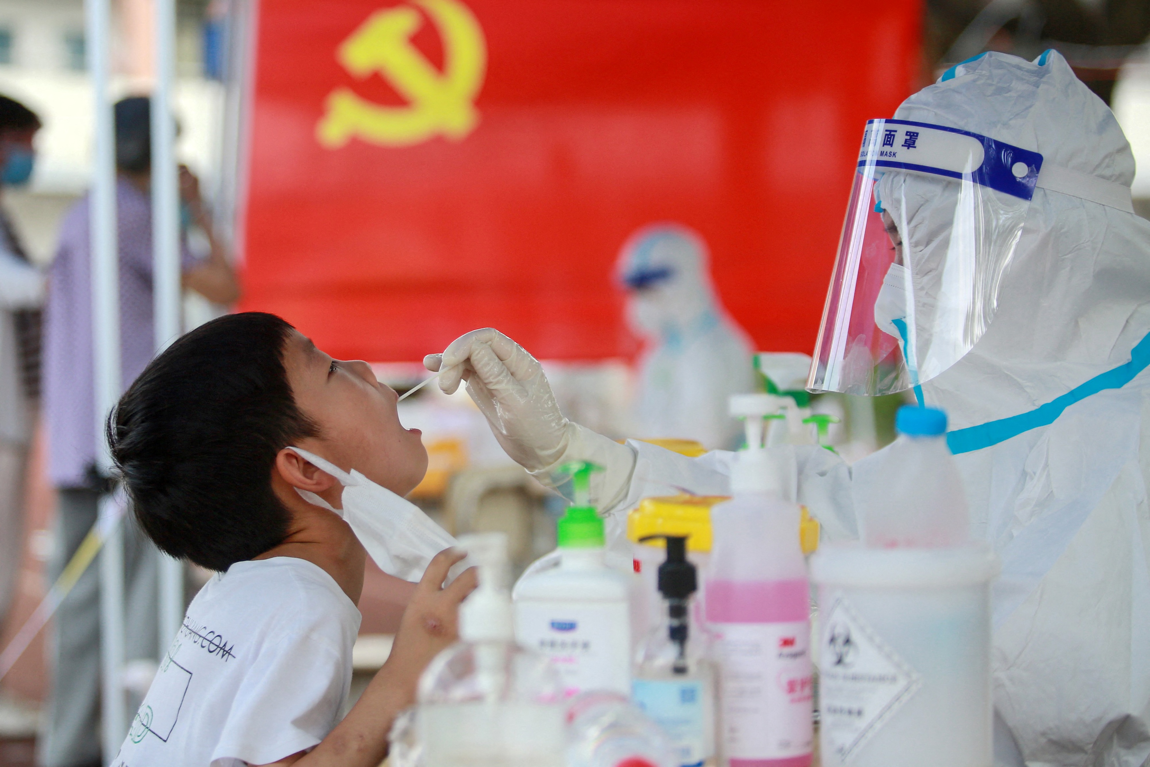Kína szerint nem Vuhanból, hanem egy amerikai laborból szabadult el a vírus