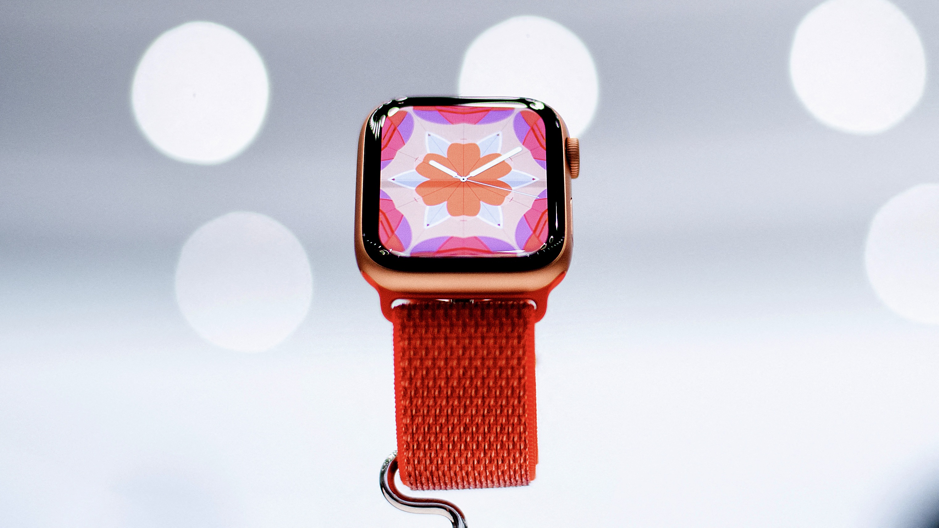 Késhet az új Apple Watch megjelenése
