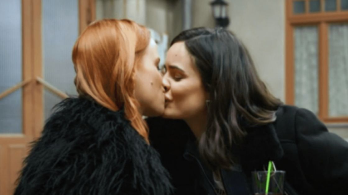 Nem indítottak eljárást a Barátok Közt leszbikus csókjelenete miatt