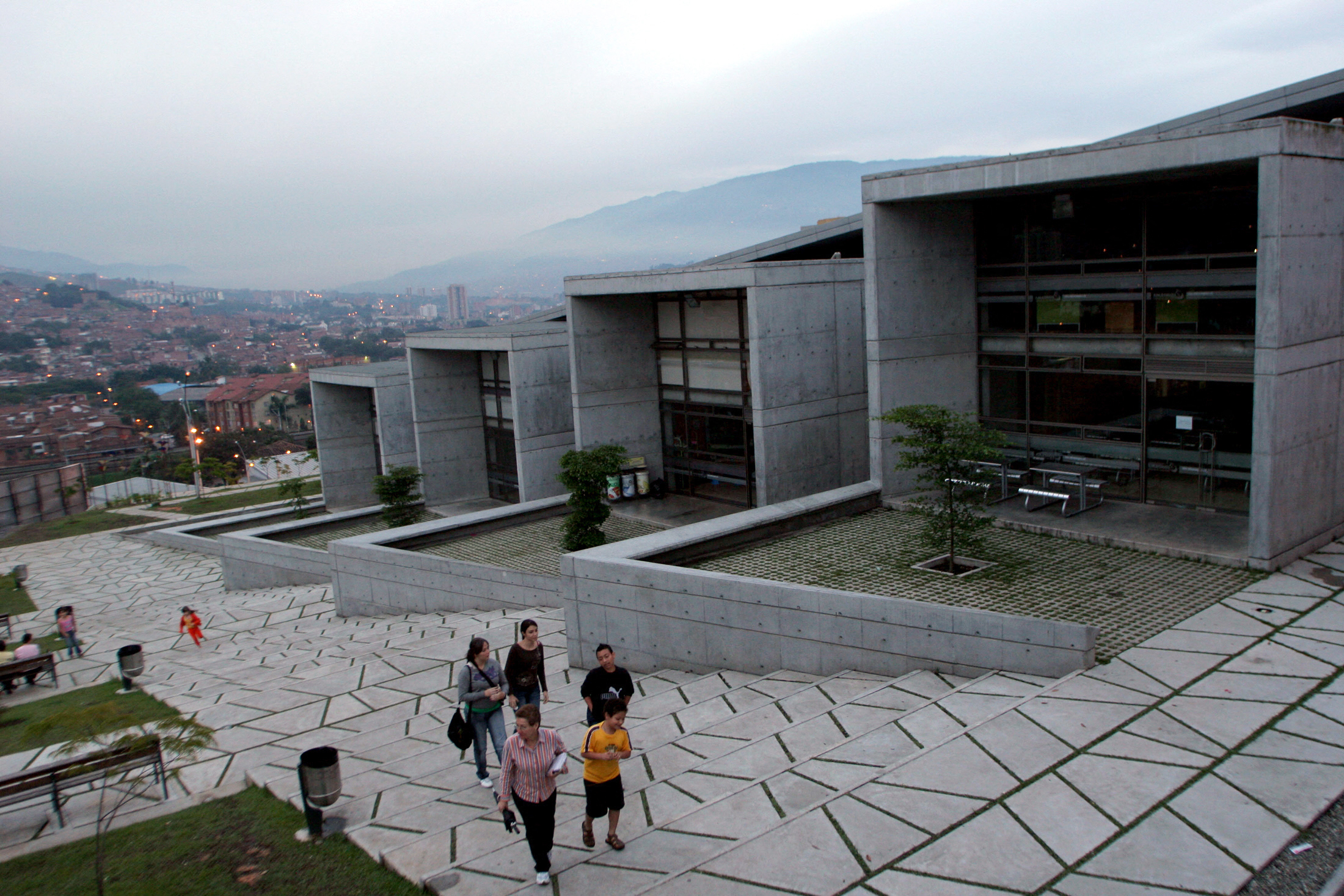 Könyvtárpark Medellín San Javier negyedében, 2008 májusában